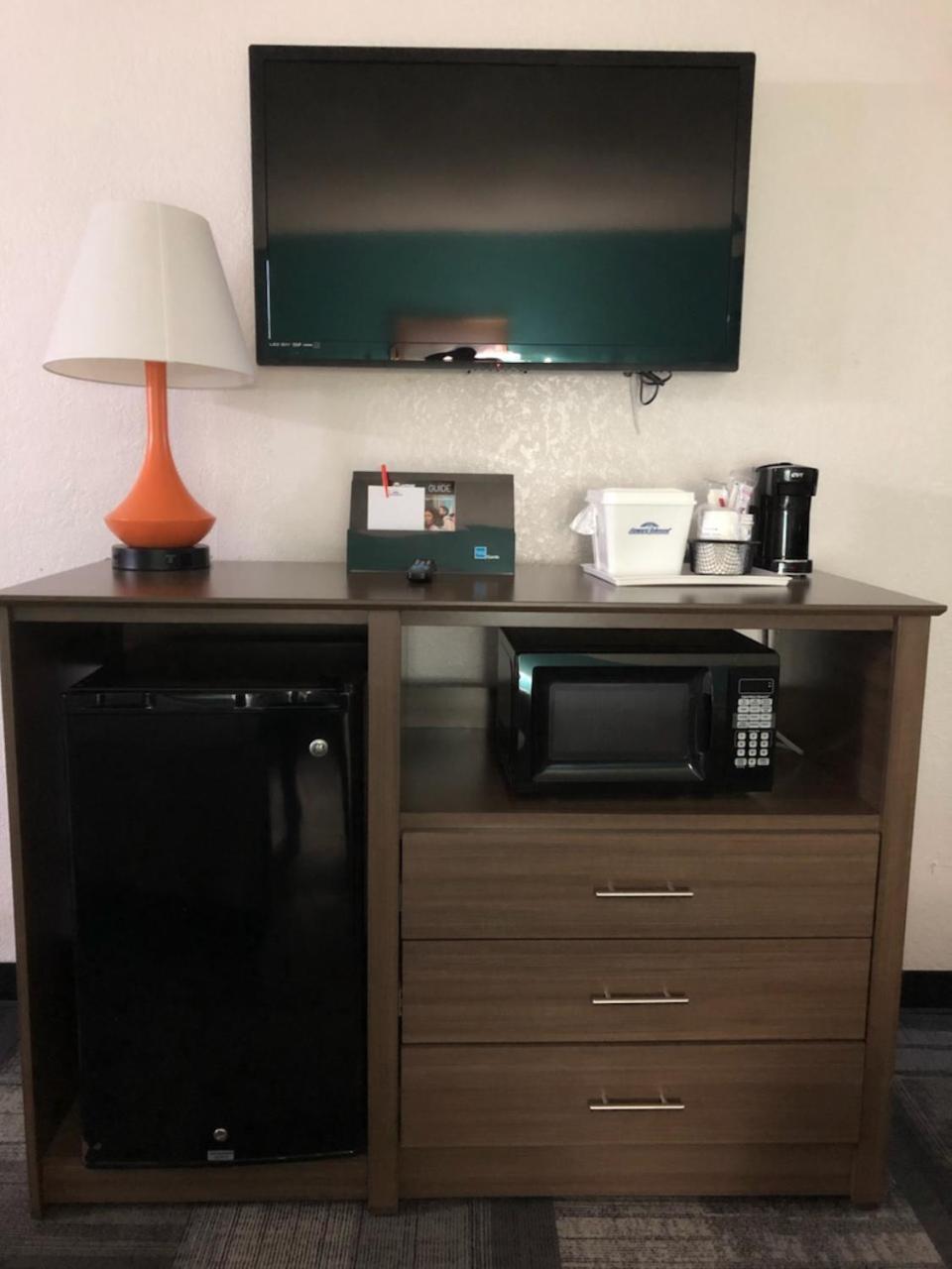 Howard Johnson by Wyndham Winter Haven FL photo 15
