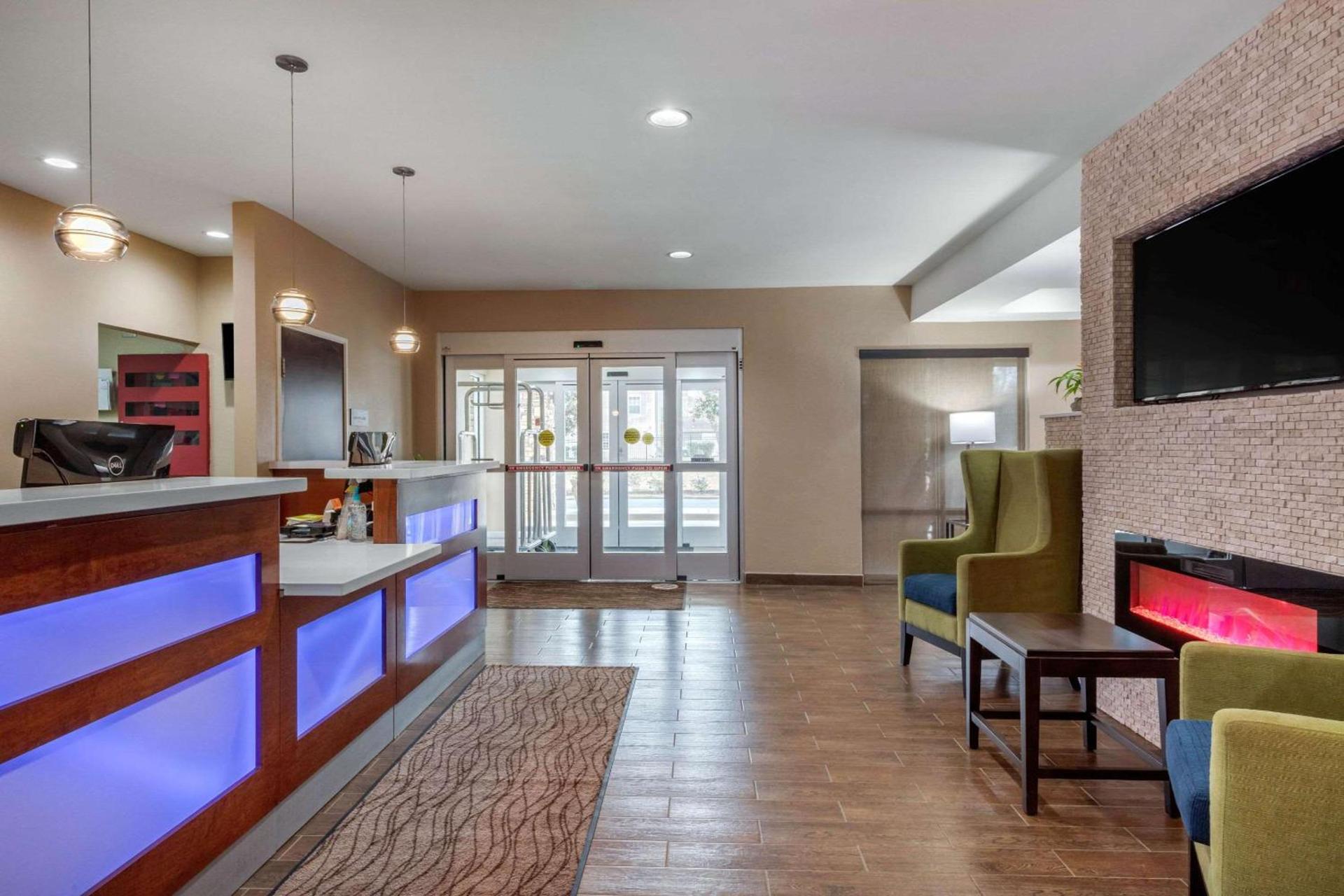 Comfort Inn & Suites Montgomery East Carmichael Rd photo 5