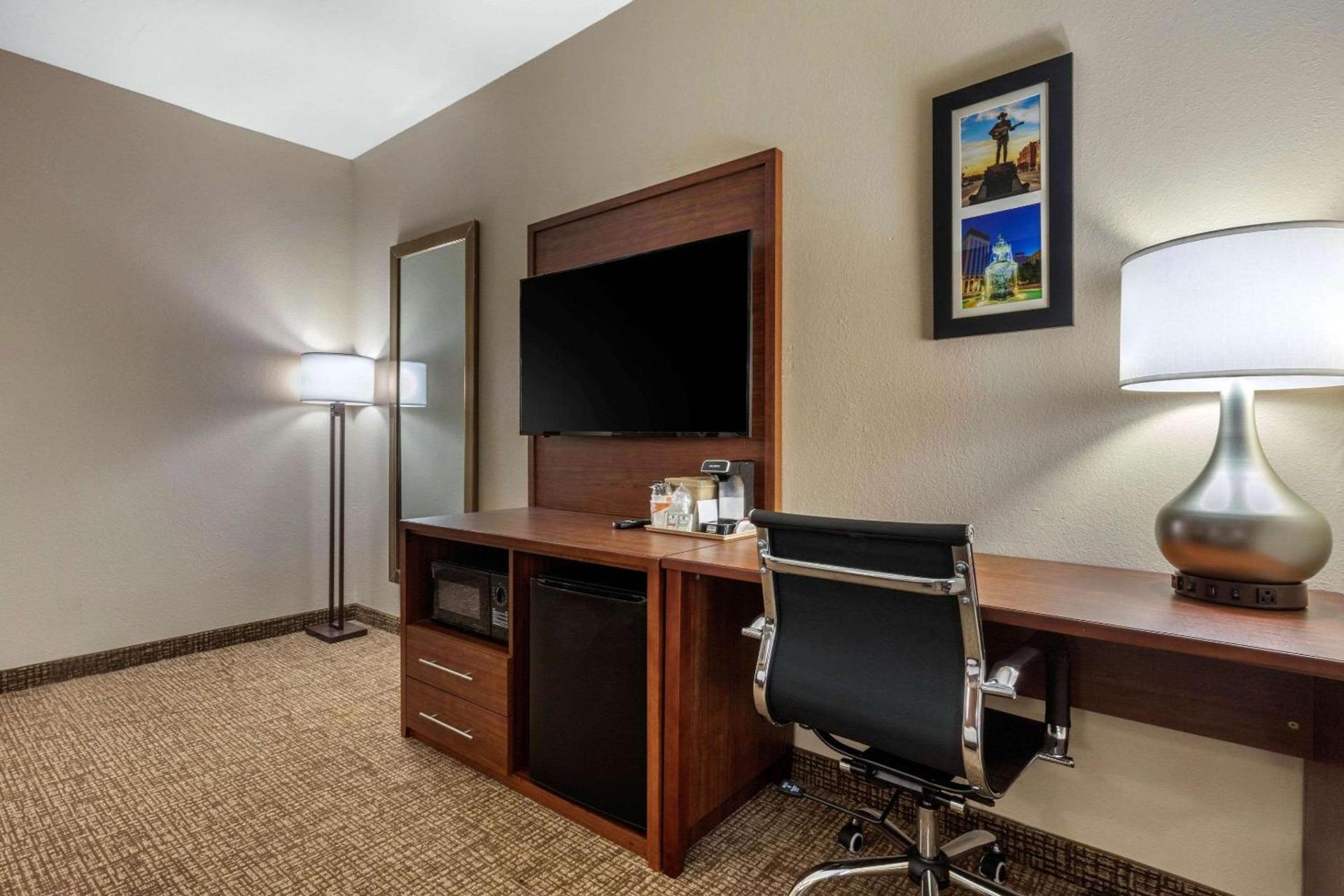 Comfort Inn & Suites Montgomery East Carmichael Rd photo 11