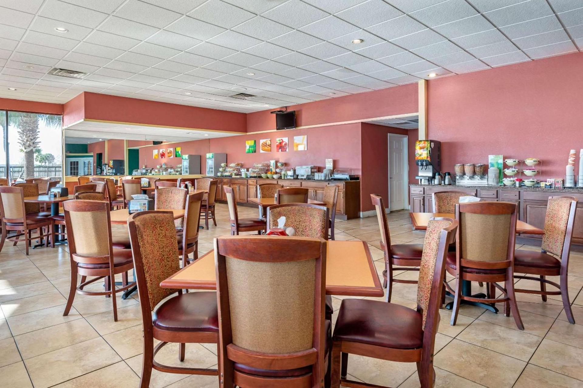 Quality Inn and Suites Palatka Riverfront photo 30
