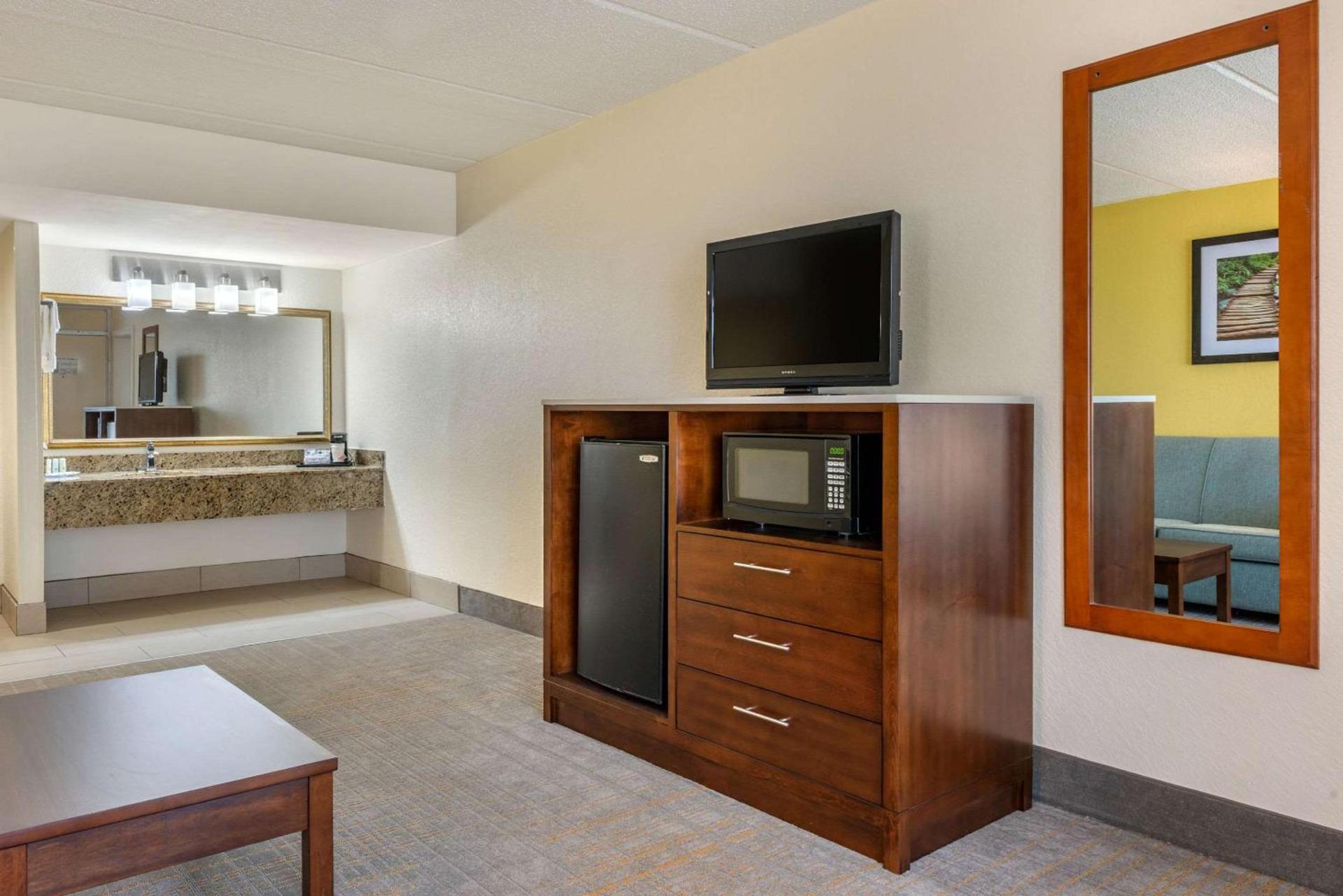 Quality Inn and Suites Palatka Riverfront photo 12