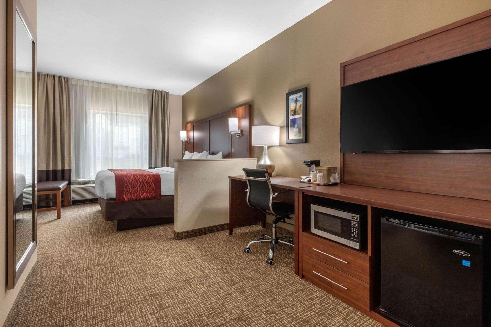 Comfort Inn & Suites Montgomery East Carmichael Rd photo 13