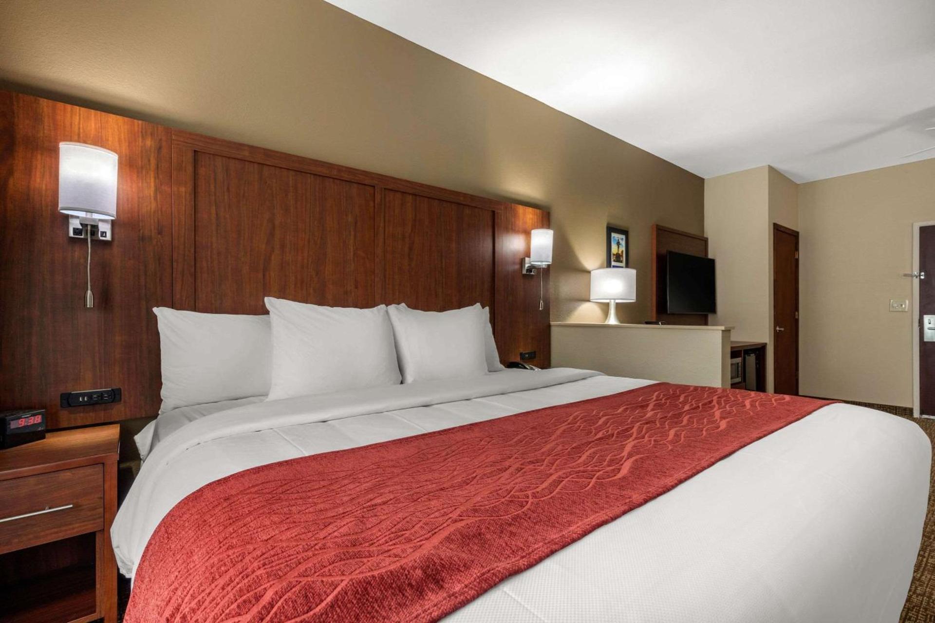 Comfort Inn & Suites Montgomery East Carmichael Rd photo 15
