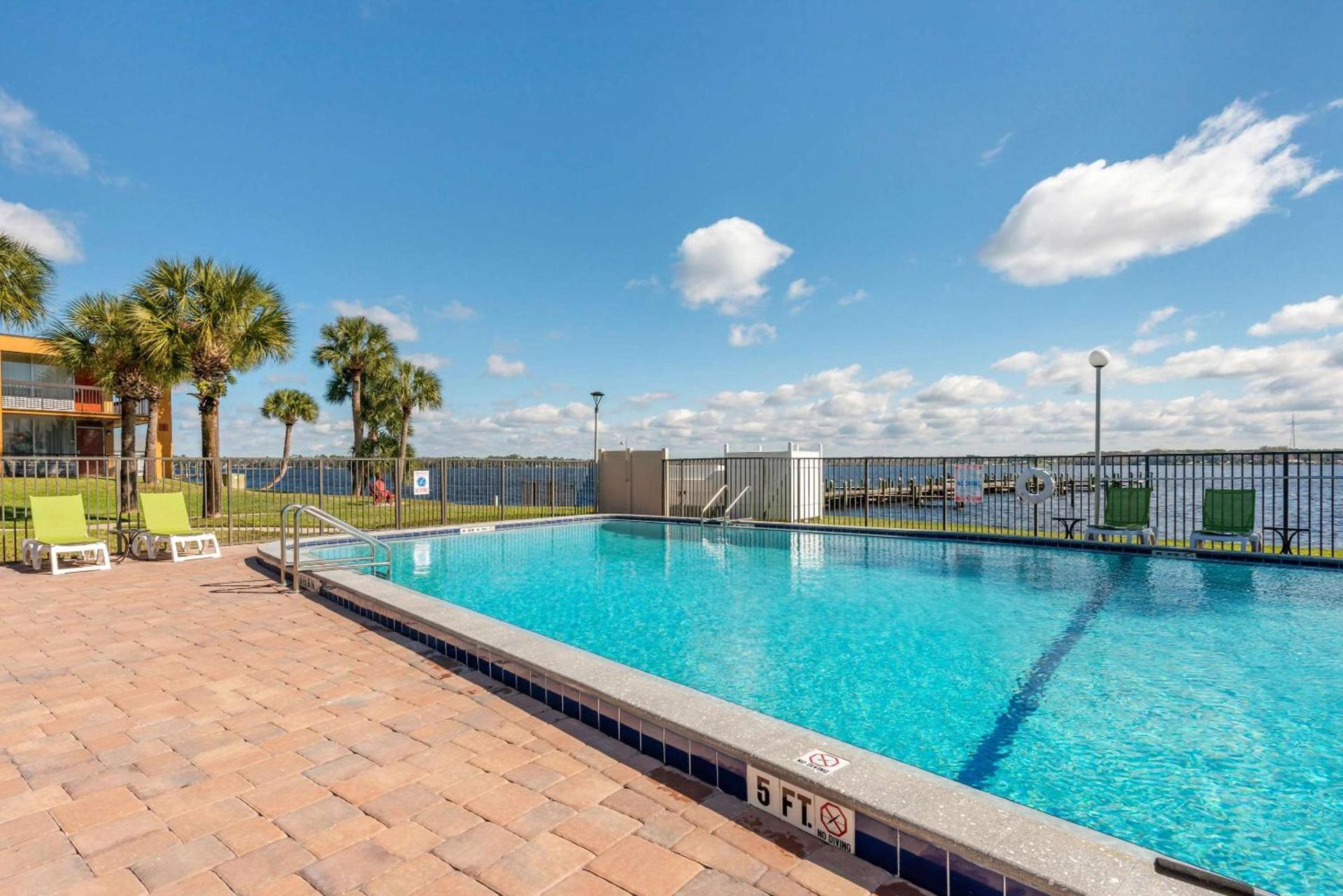 Quality Inn and Suites Palatka Riverfront photo 26