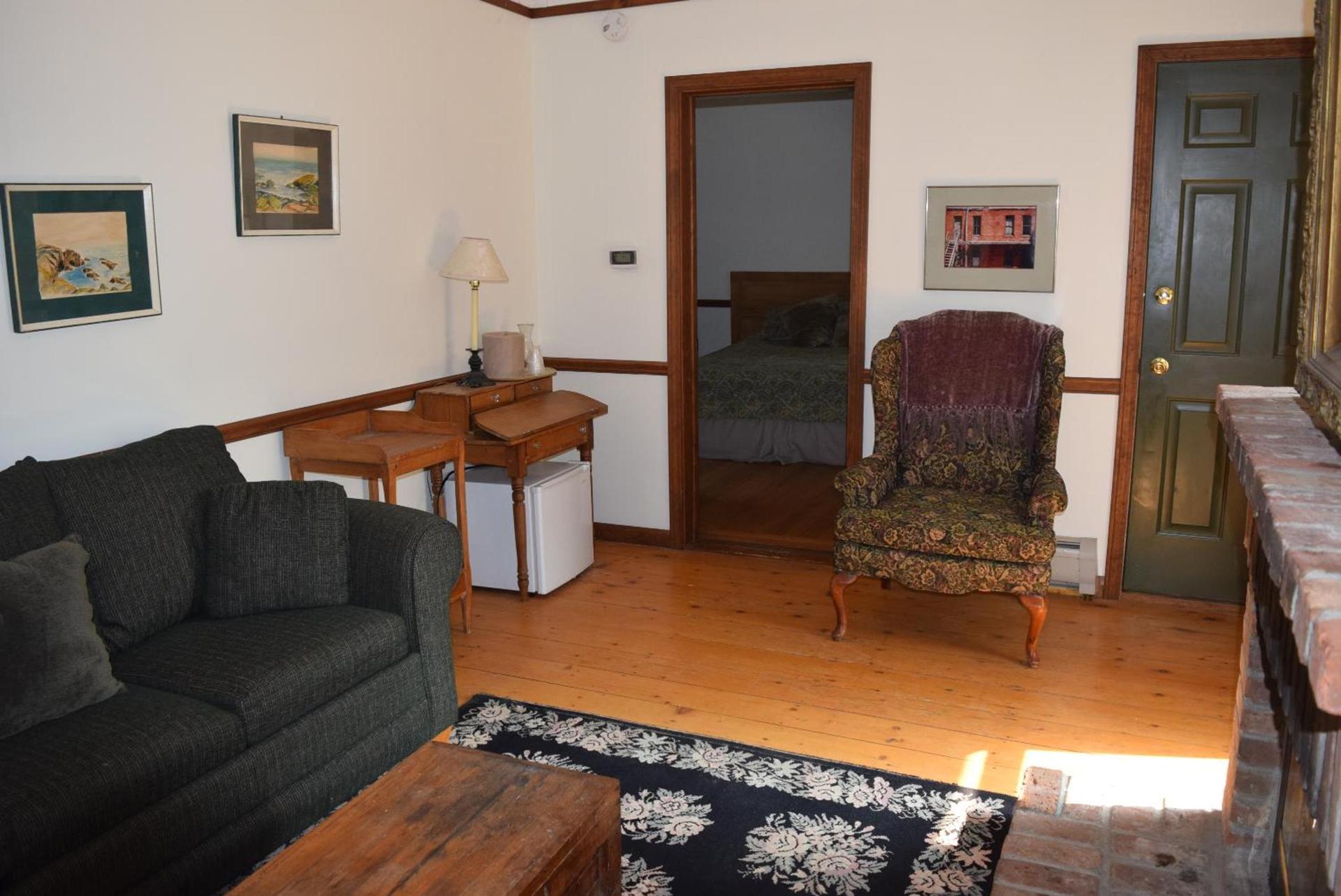 Black Lantern Inn photo 8