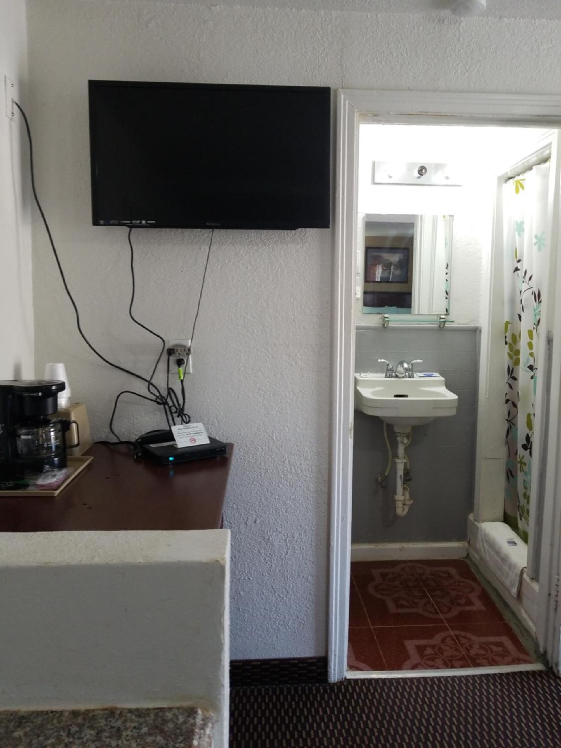 Budget Inn Hamilton photo 3