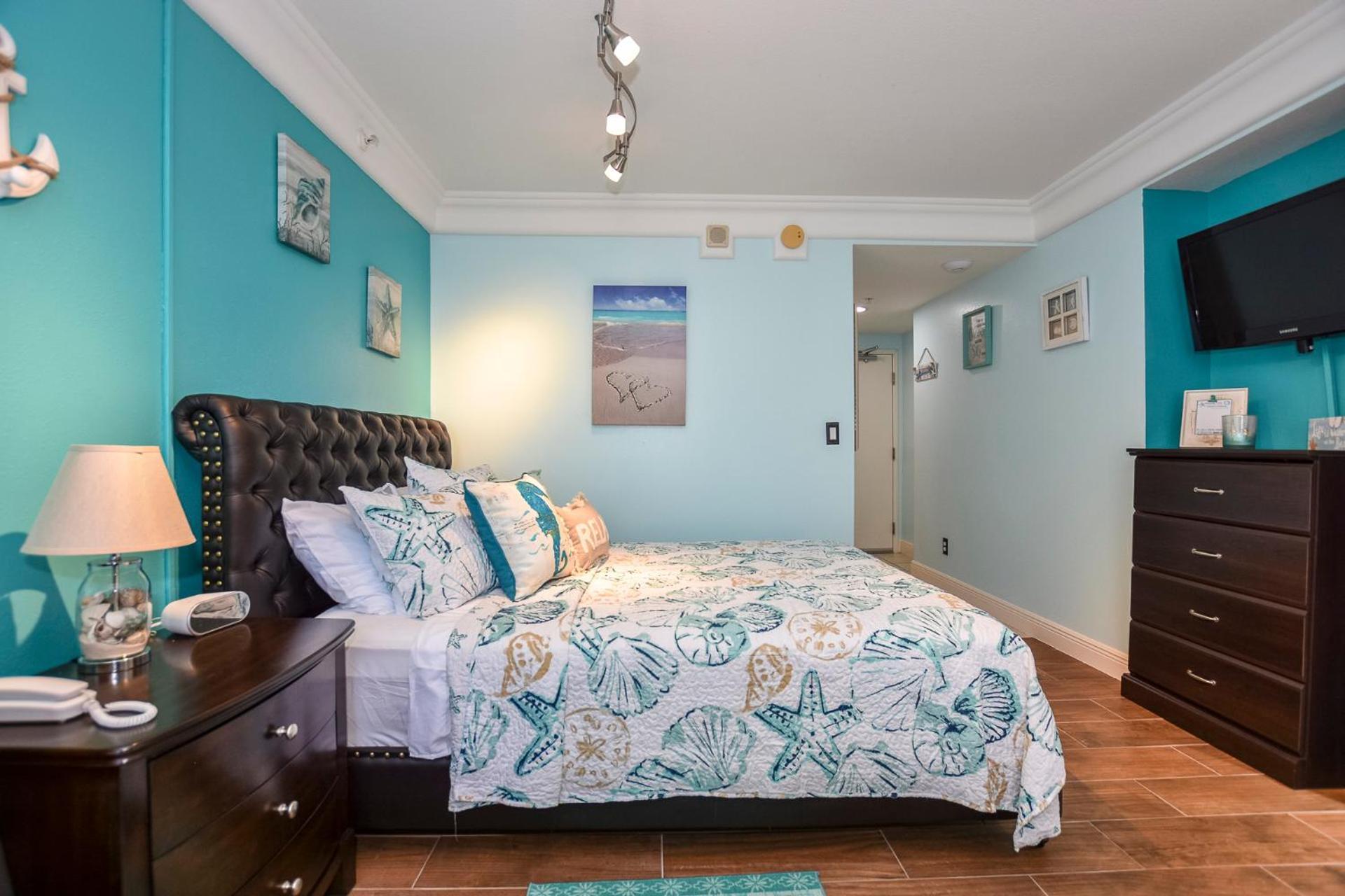 Ocean view studio condo. photo 3
