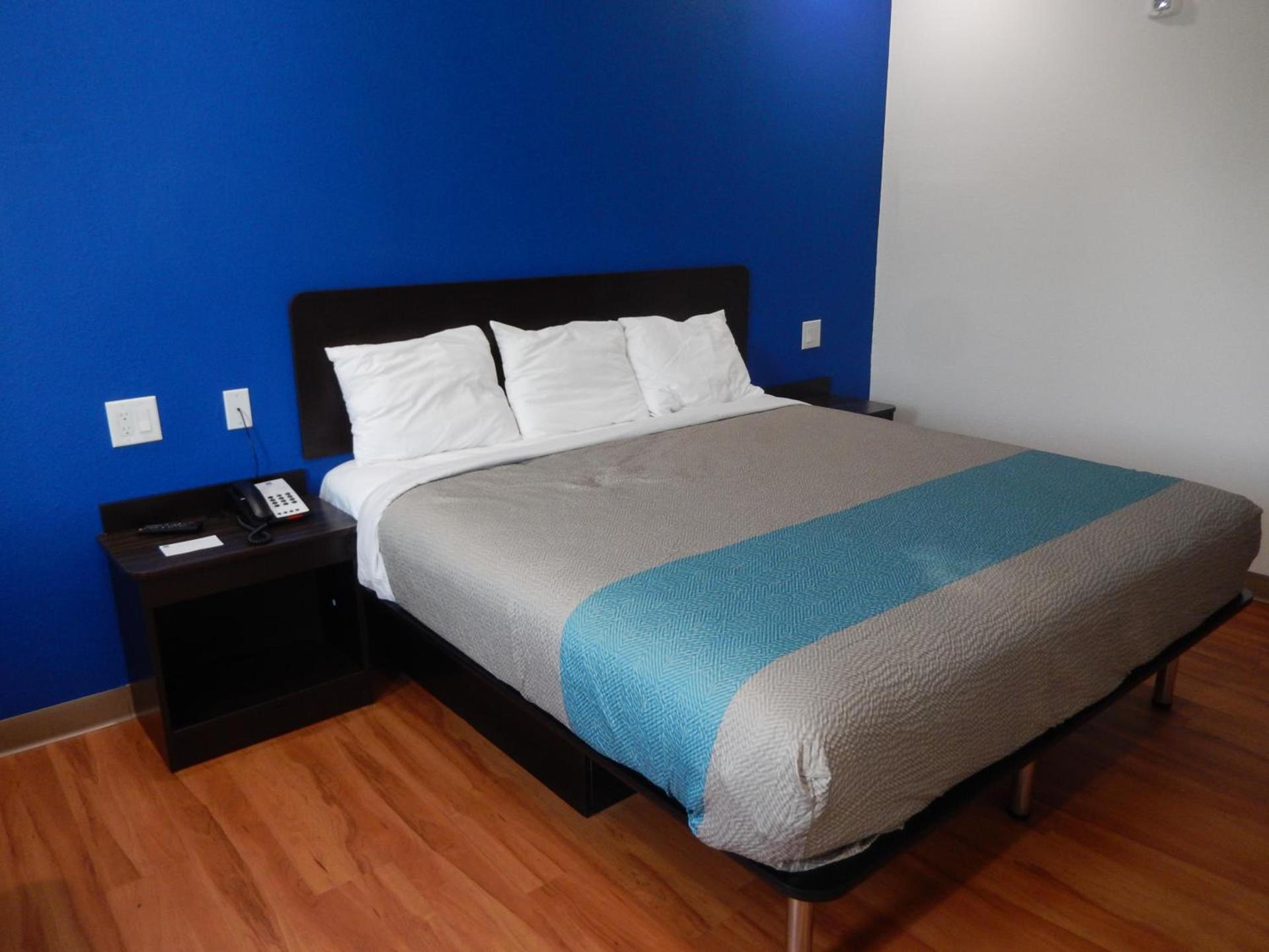 Motel 6-Houston, TX - Downtown North photo 17