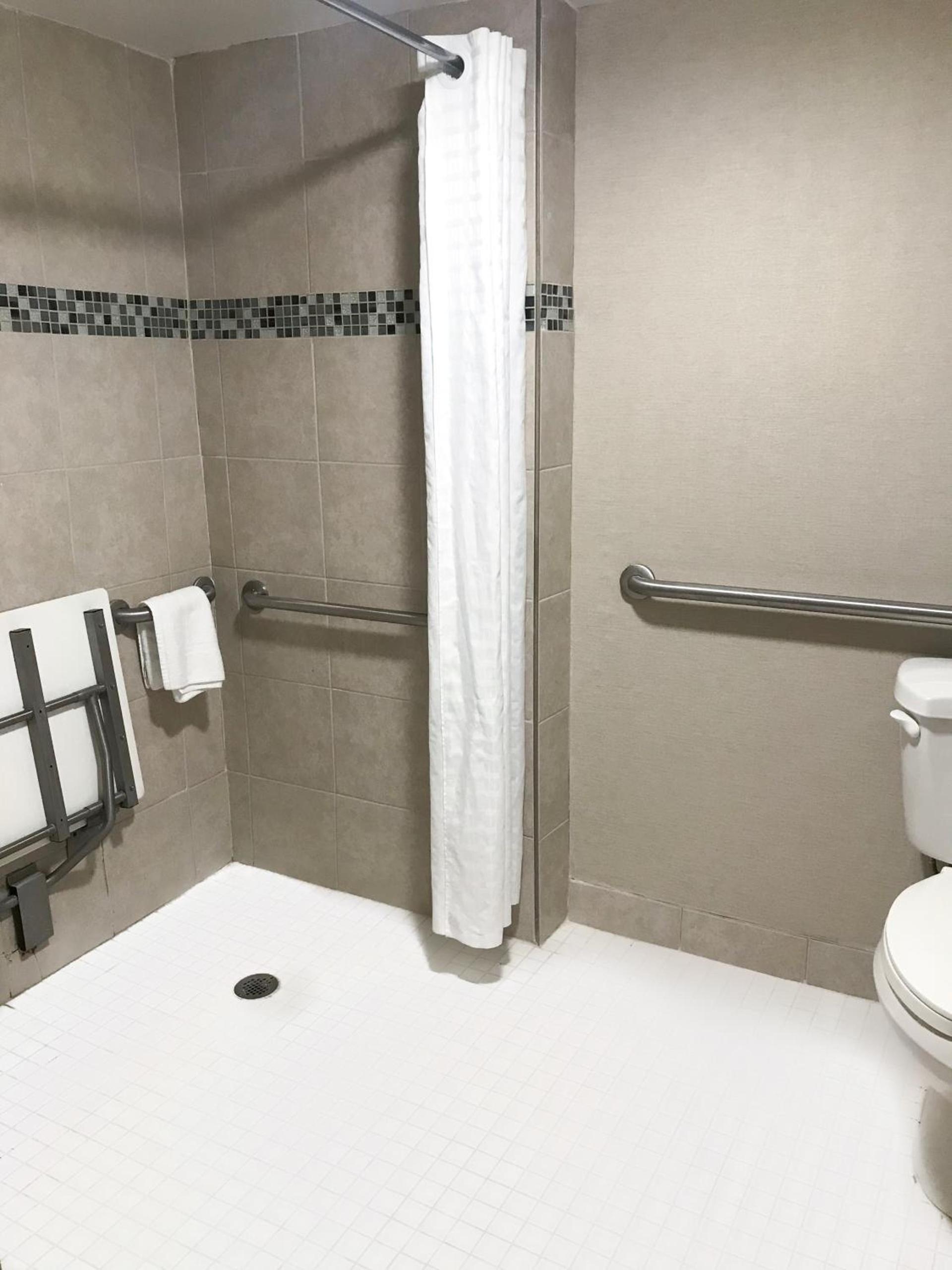 Ramada by Wyndham Suites Orlando Airport- Free Airport Shuttle photo 29