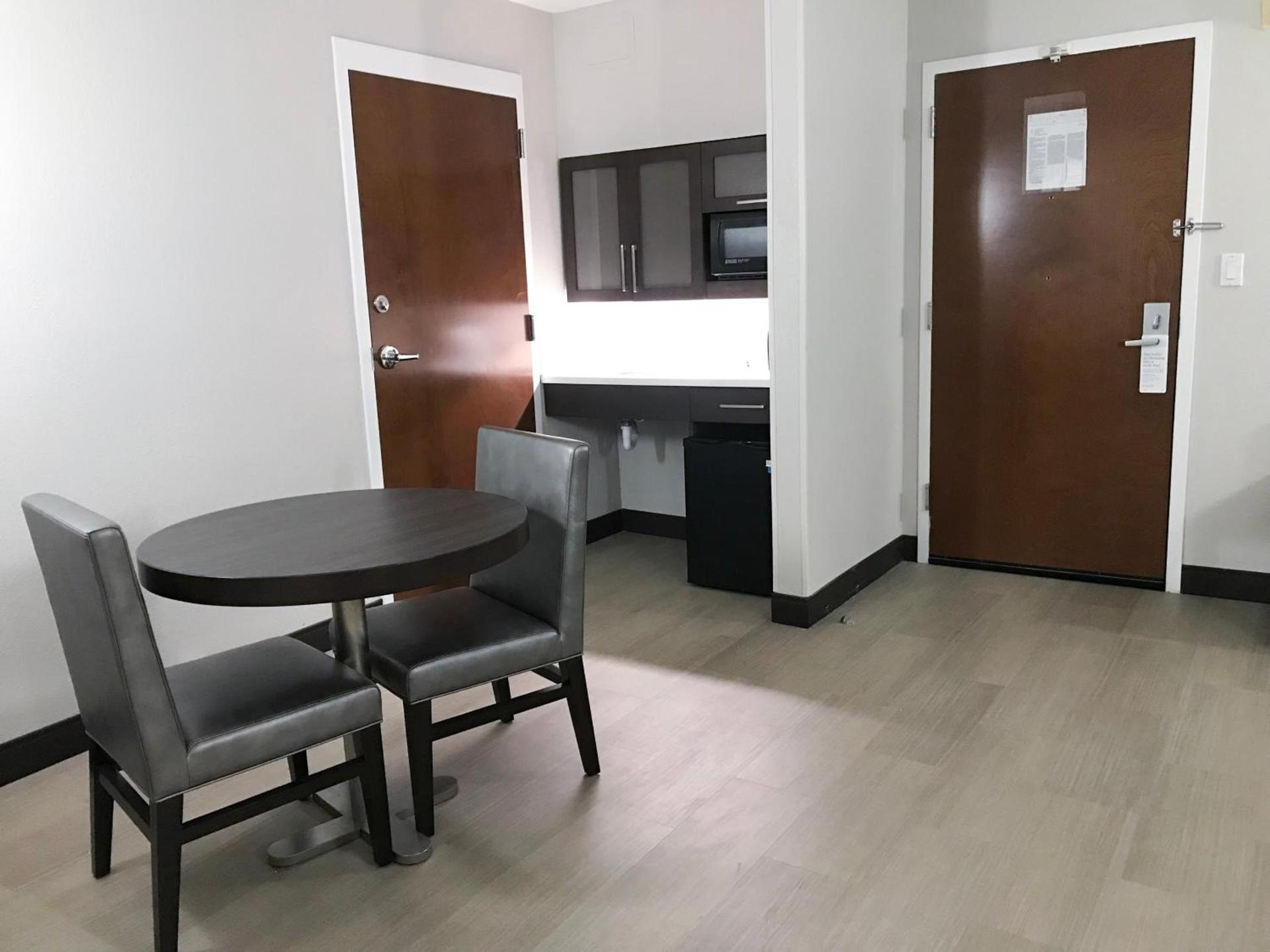 Ramada by Wyndham Suites Orlando Airport- Free Airport Shuttle photo 43