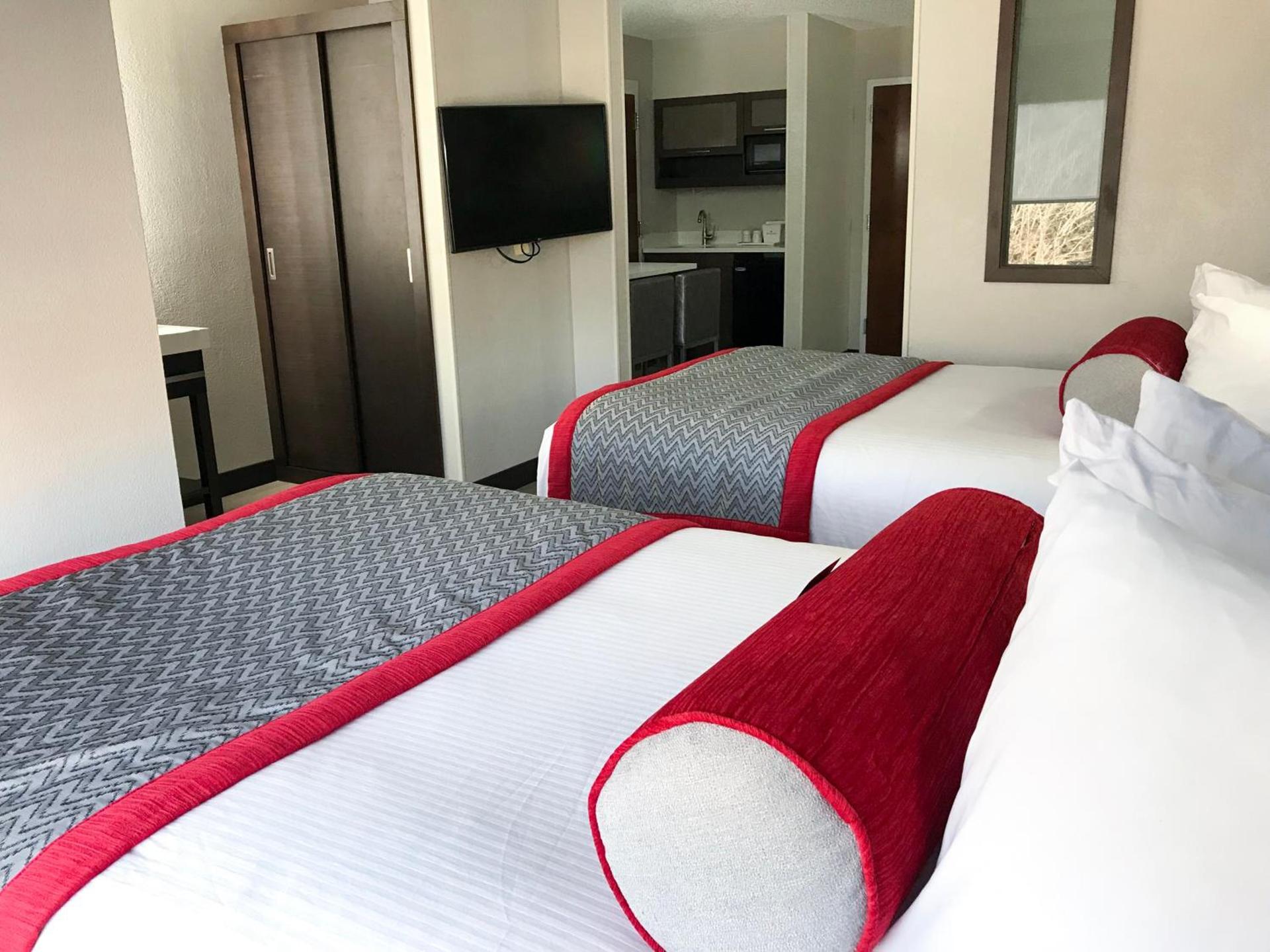 Ramada by Wyndham Suites Orlando Airport- Free Airport Shuttle photo 8