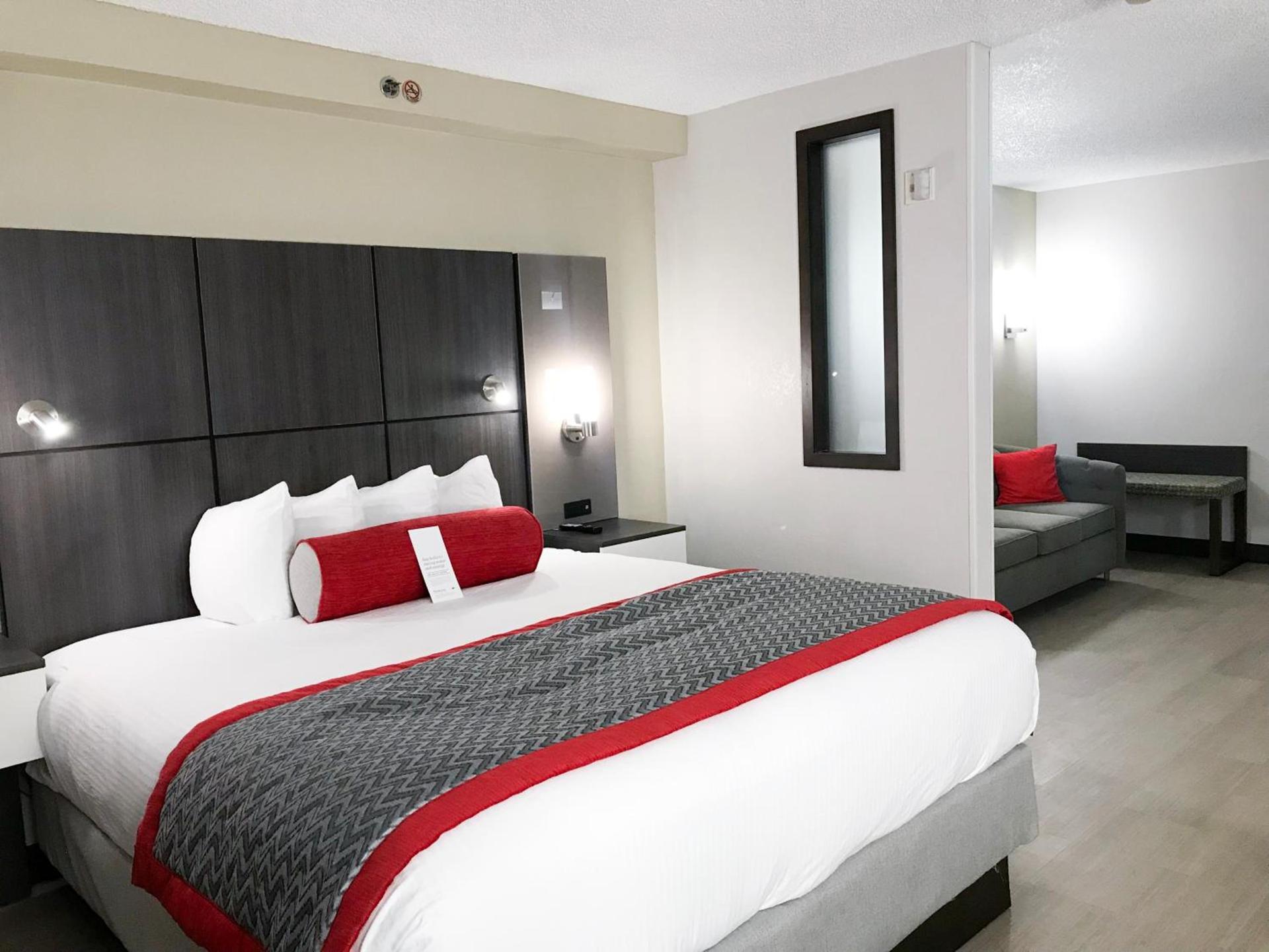 Ramada by Wyndham Suites Orlando Airport- Free Airport Shuttle photo 15