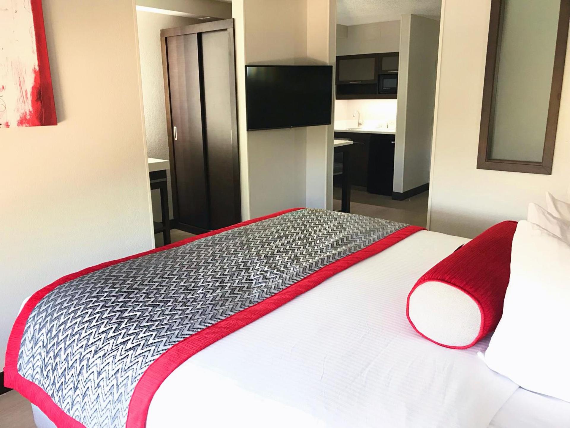 Ramada by Wyndham Suites Orlando Airport- Free Airport Shuttle photo 9