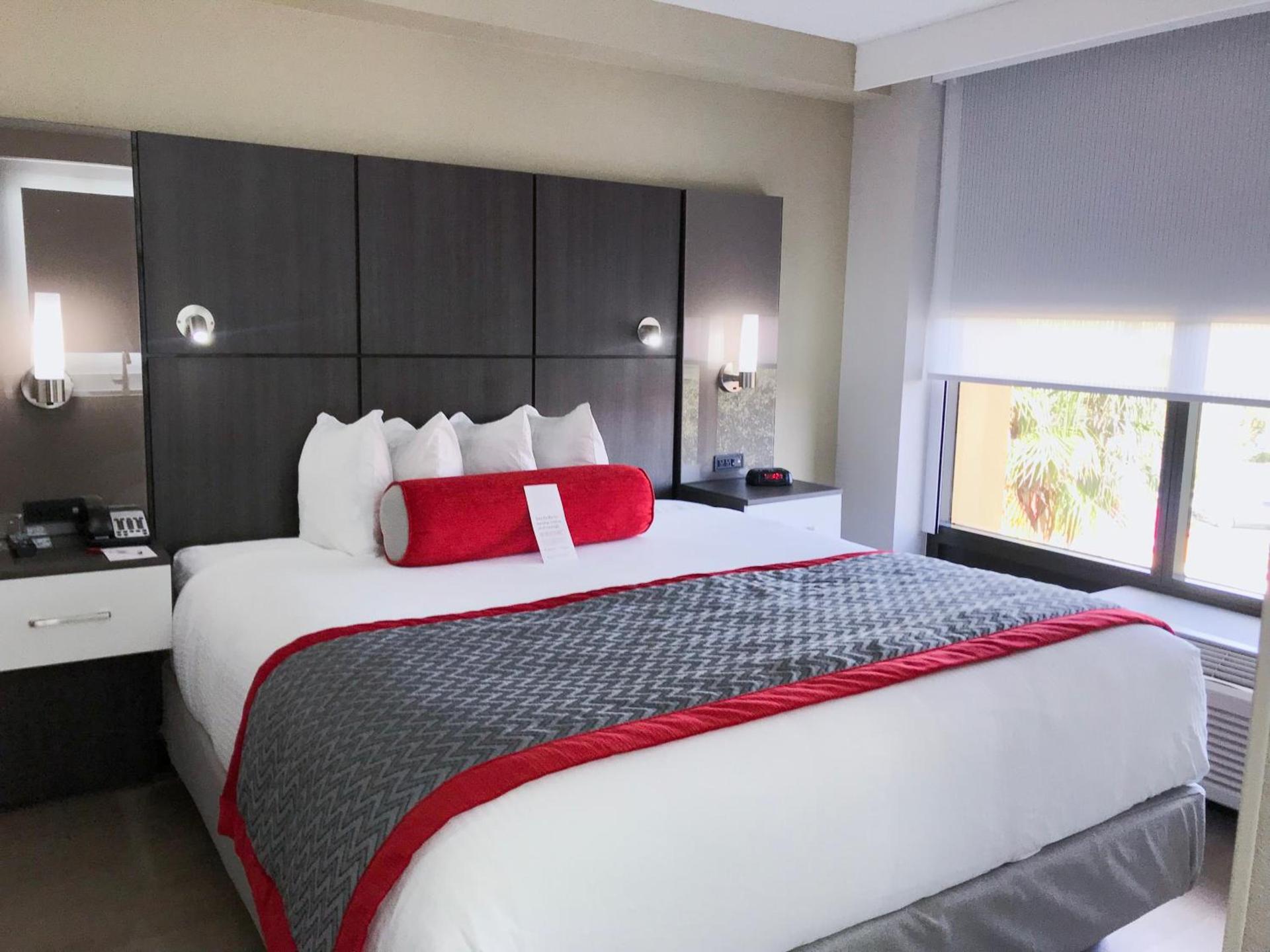 Ramada by Wyndham Suites Orlando Airport- Free Airport Shuttle photo 16
