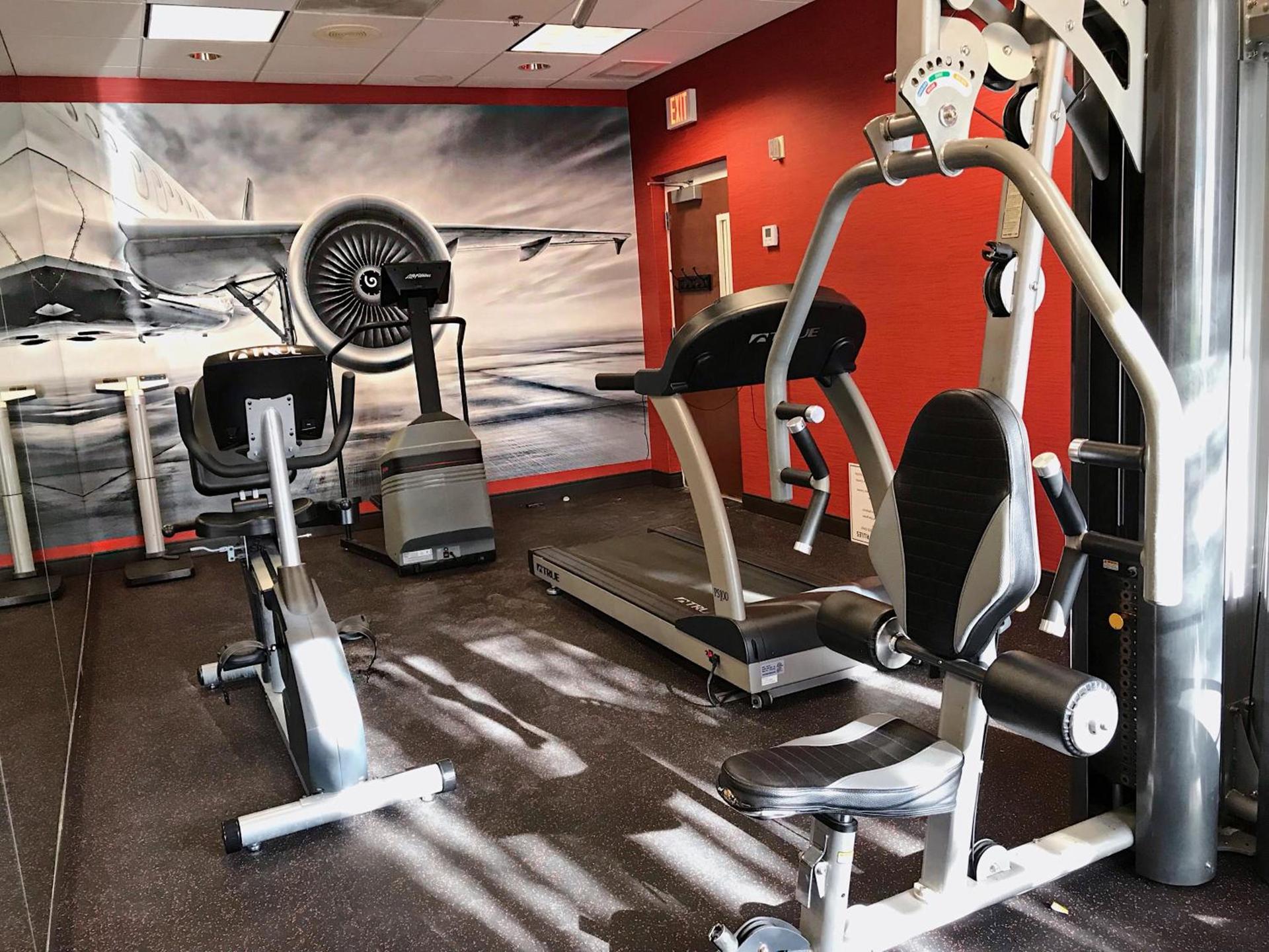 Ramada by Wyndham Suites Orlando Airport- Free Airport Shuttle photo 13