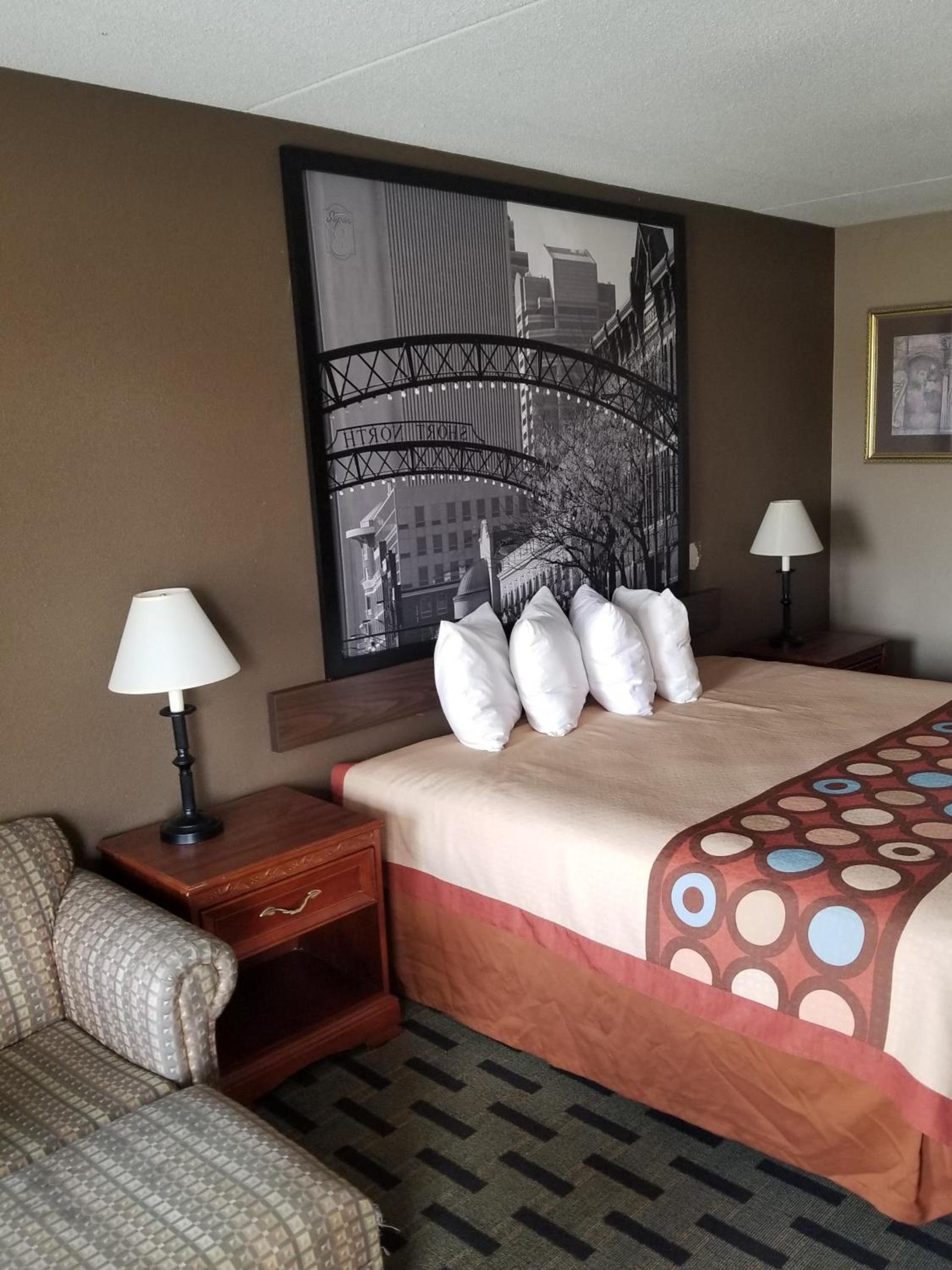 Red Roof Inn & Suites Marysville photo 19