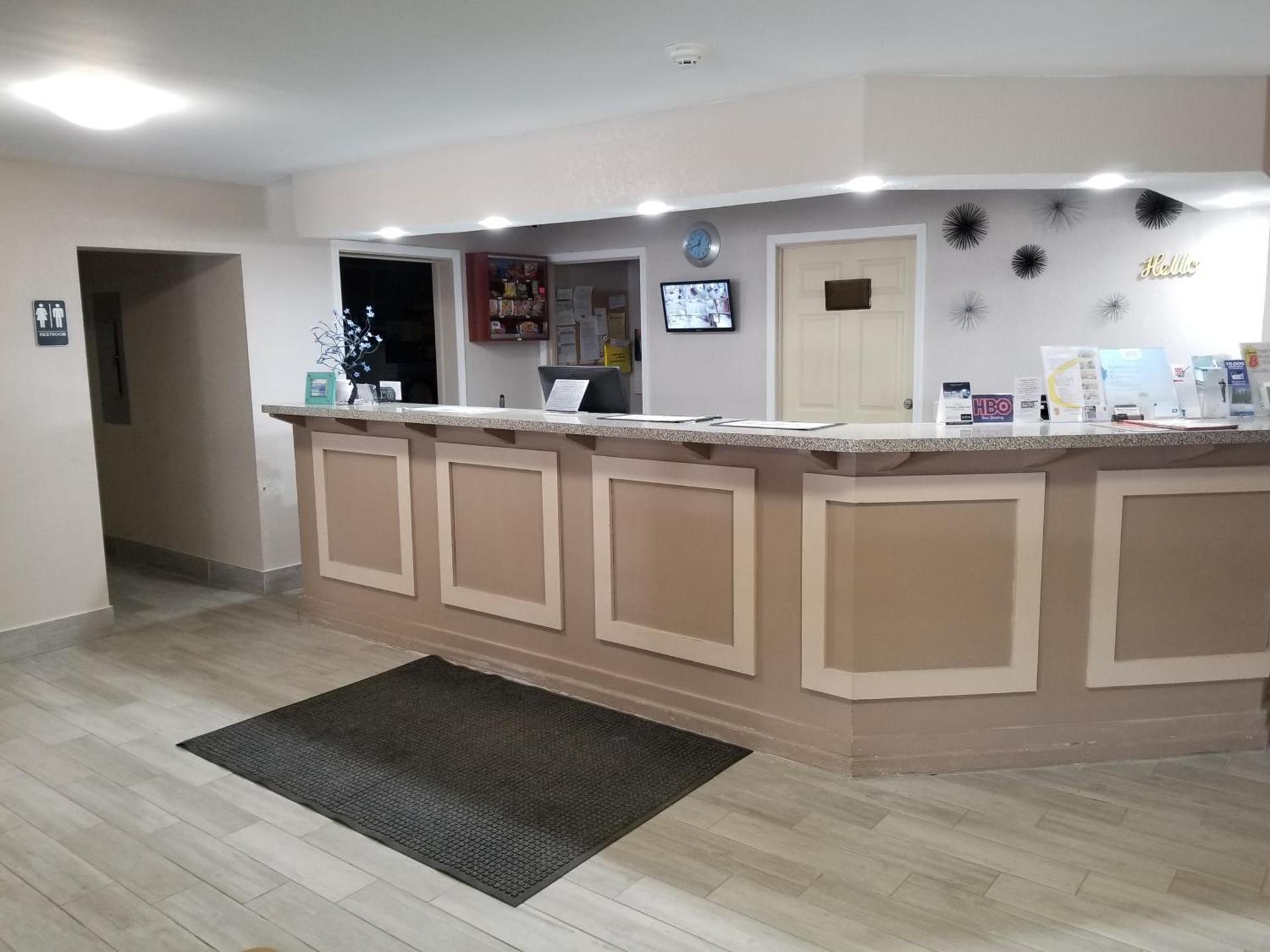 Red Roof Inn & Suites Marysville photo 18