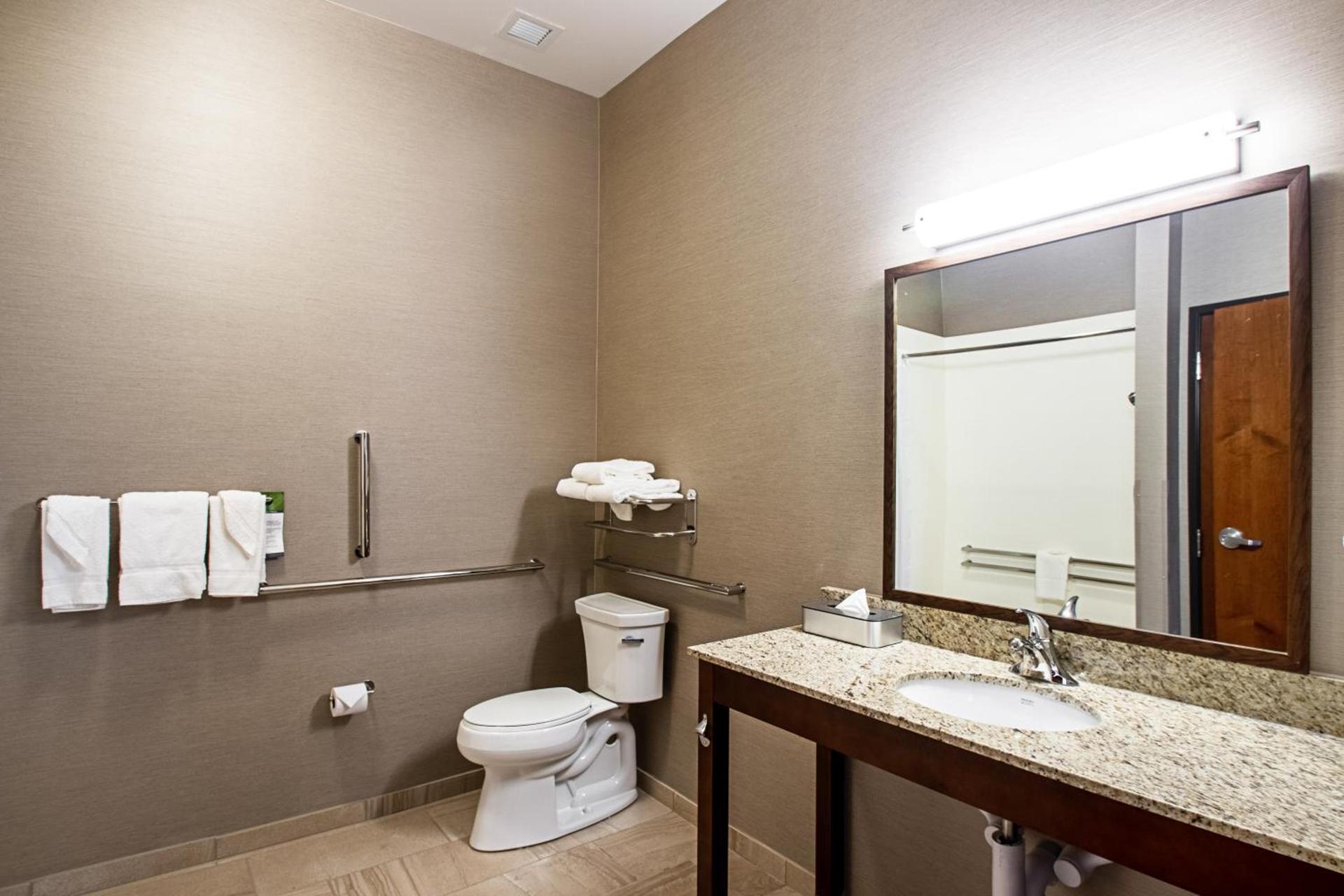 MainStay Suites Madison - Monona photo 7
