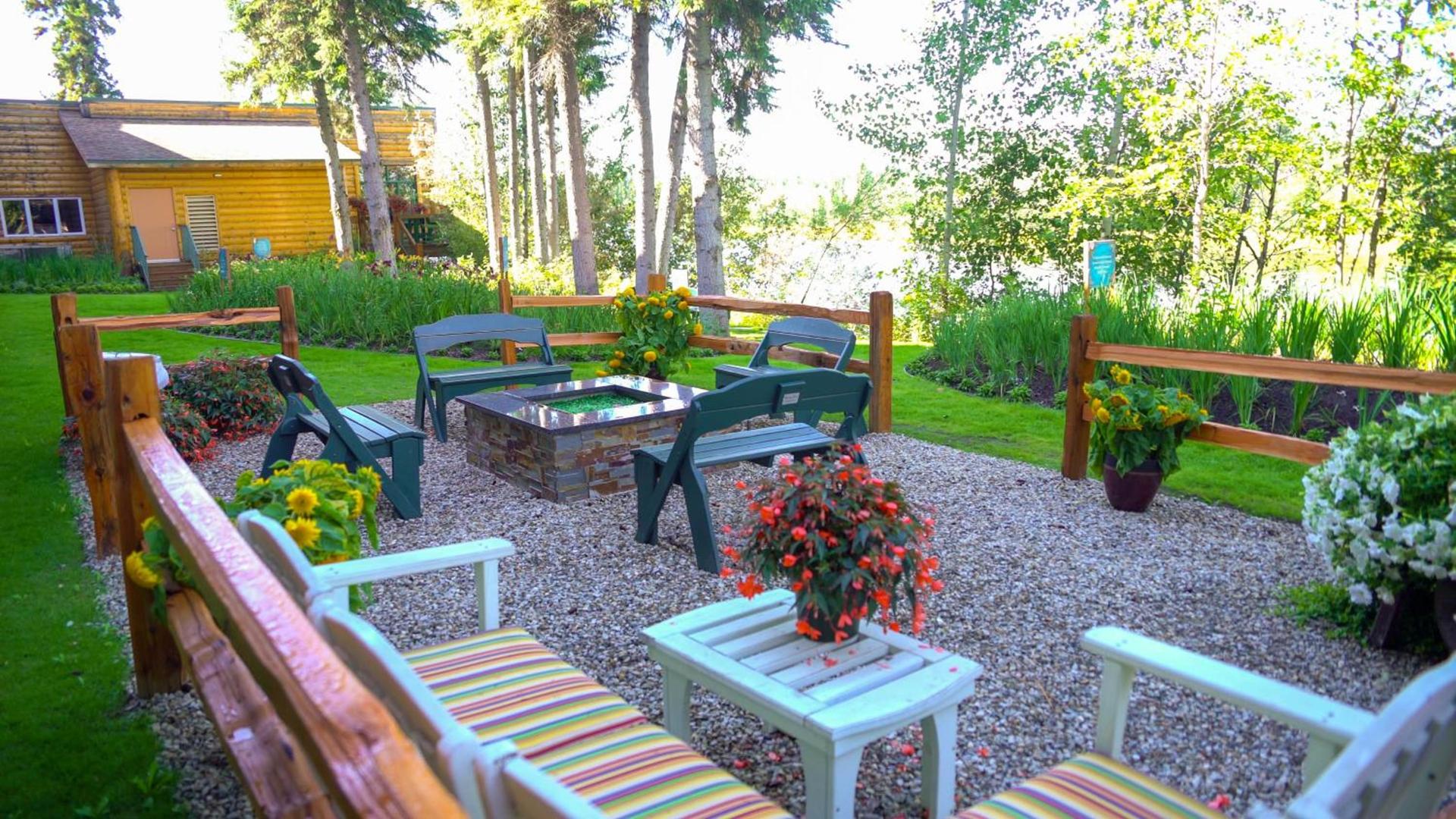 Pike's Waterfront Lodge photo 28