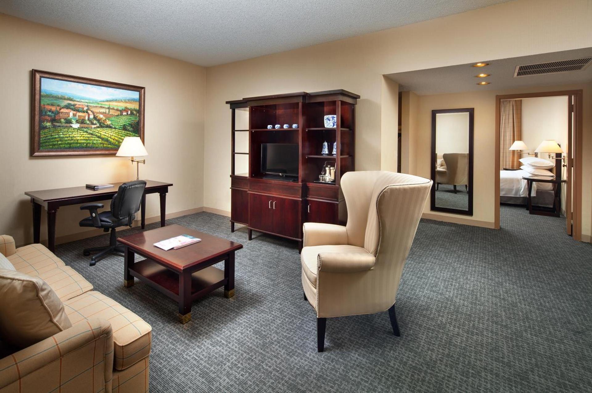 Anaheim Majestic Garden Hotel photo 5