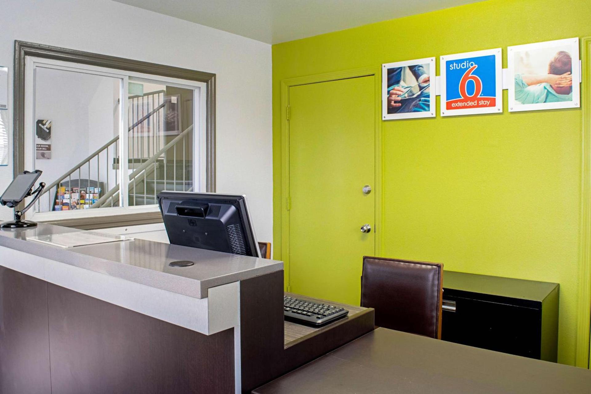 Studio Lodge - Cincinnati - Springdale photo 22