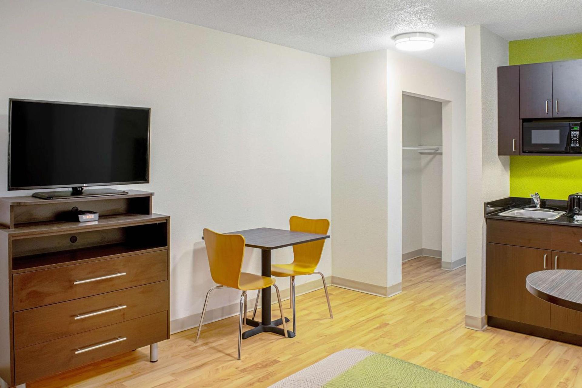 Studio Lodge - Cincinnati - Springdale photo 32