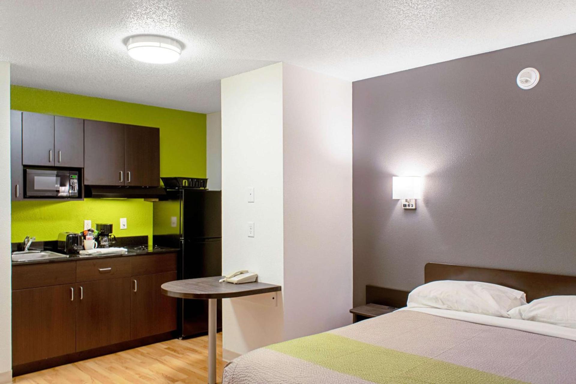 Studio Lodge - Cincinnati - Springdale photo 9