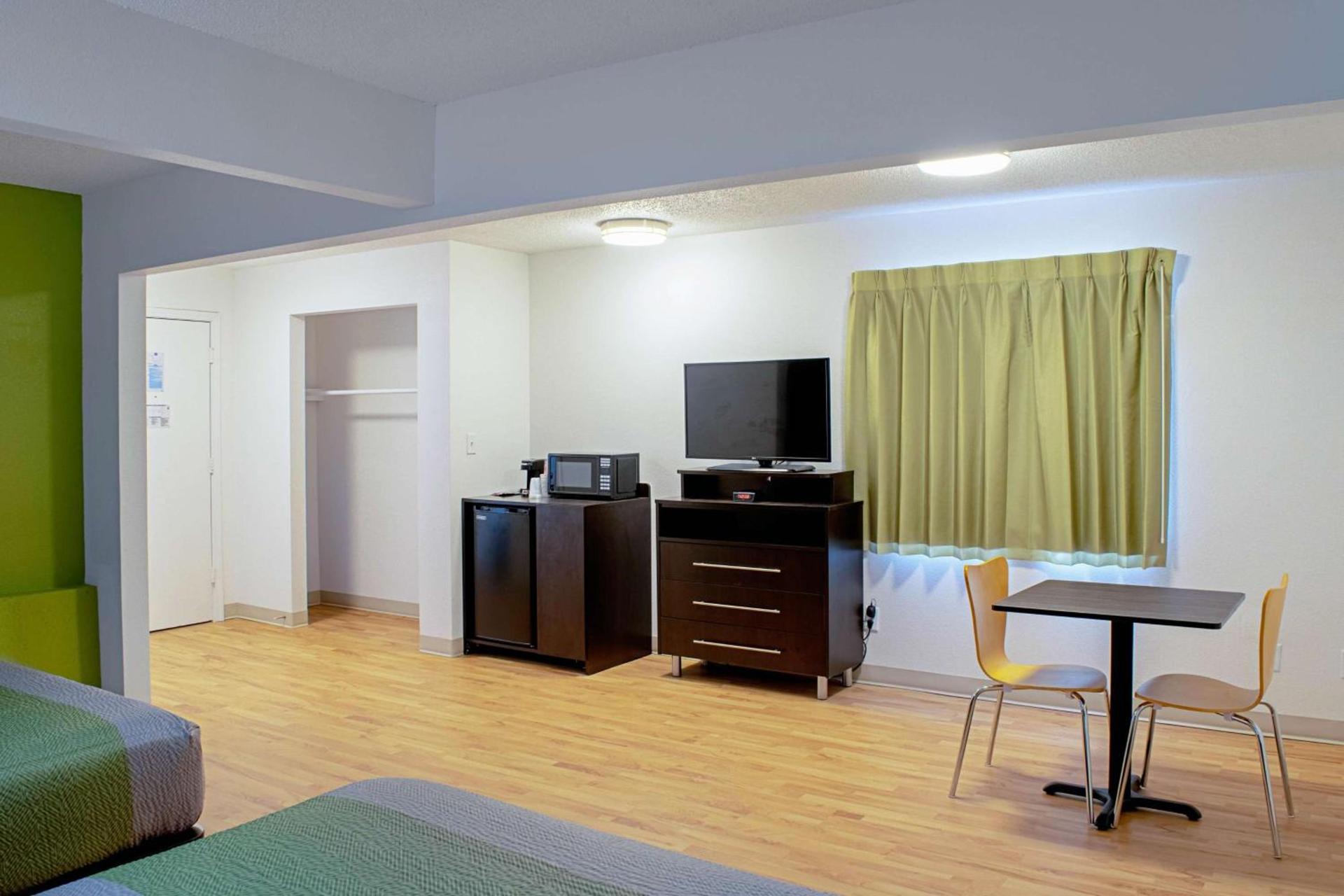Studio Lodge - Cincinnati - Springdale photo 28