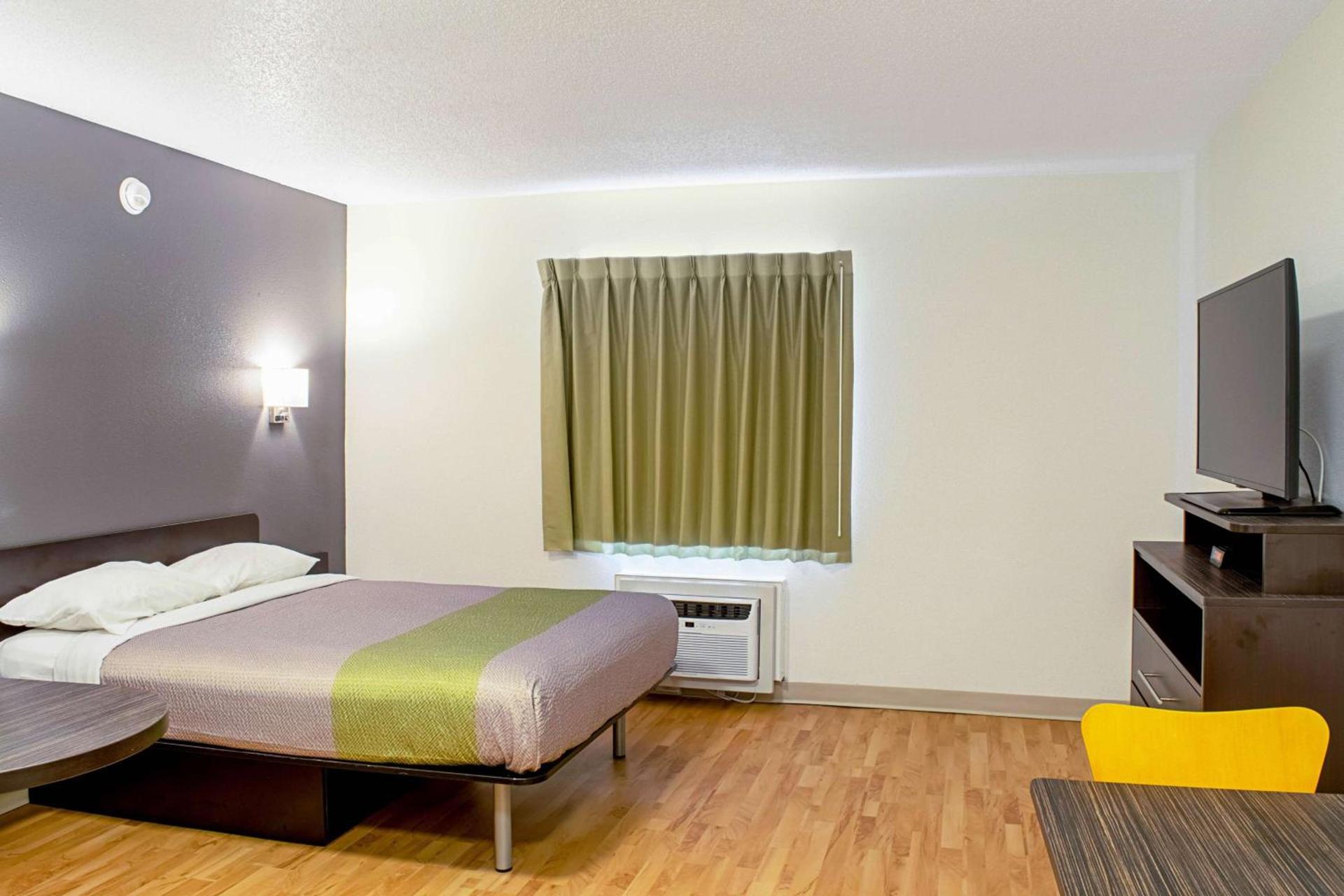 Studio Lodge - Cincinnati - Springdale photo 13