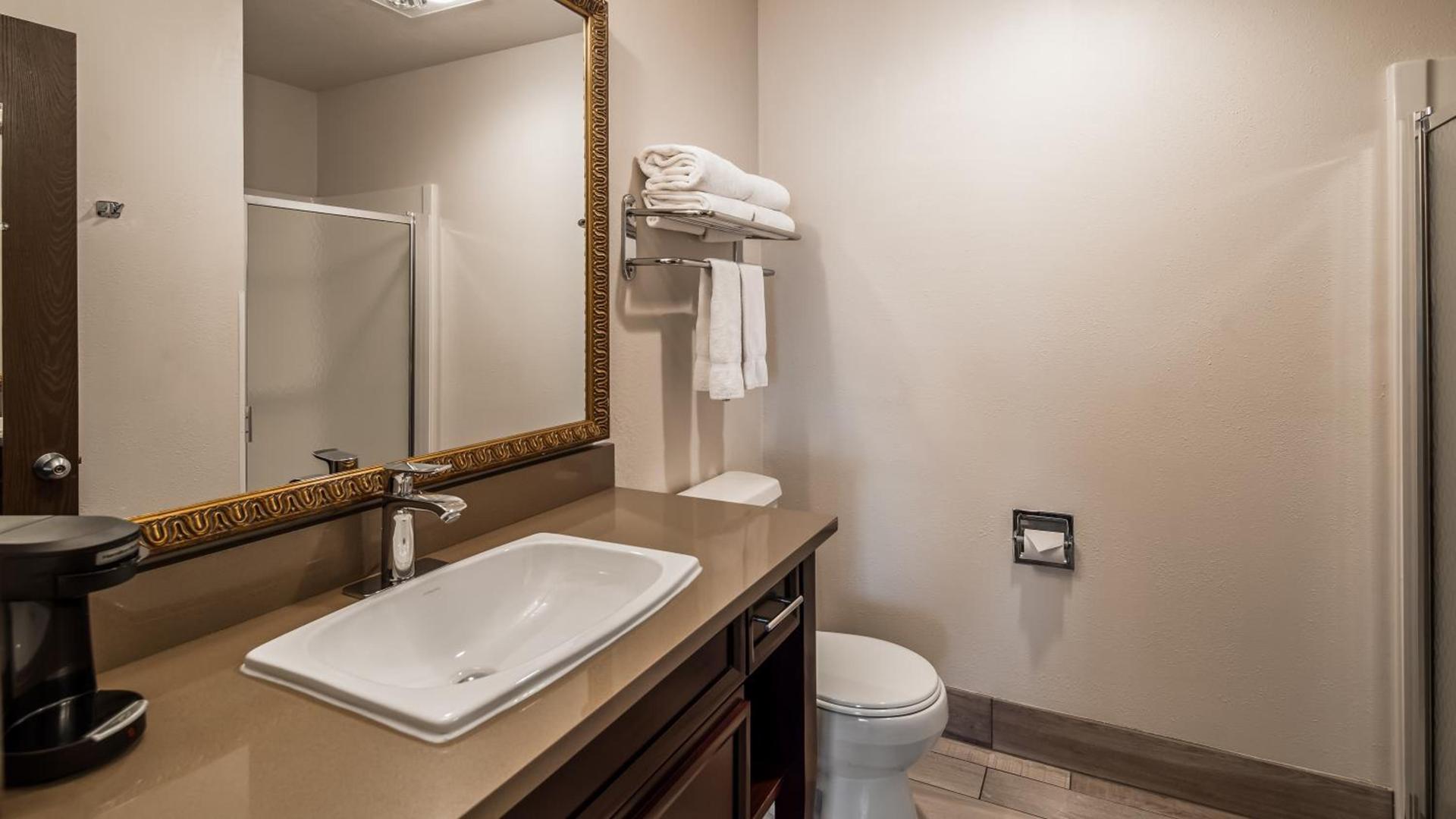 Best Western Salbasgeon Inn & Suites photo 69