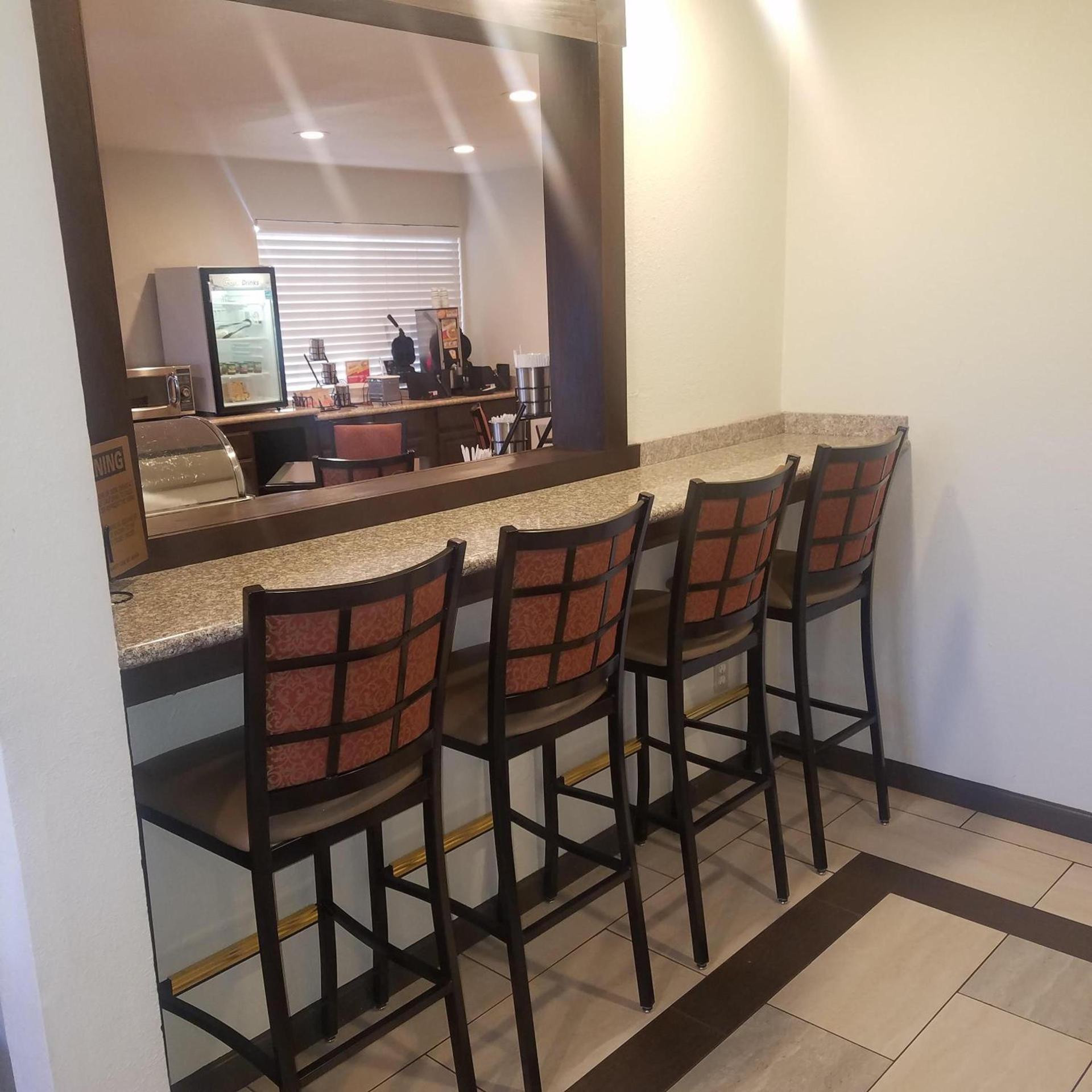 SureStay Hotel by Best Western Hollister photo 11