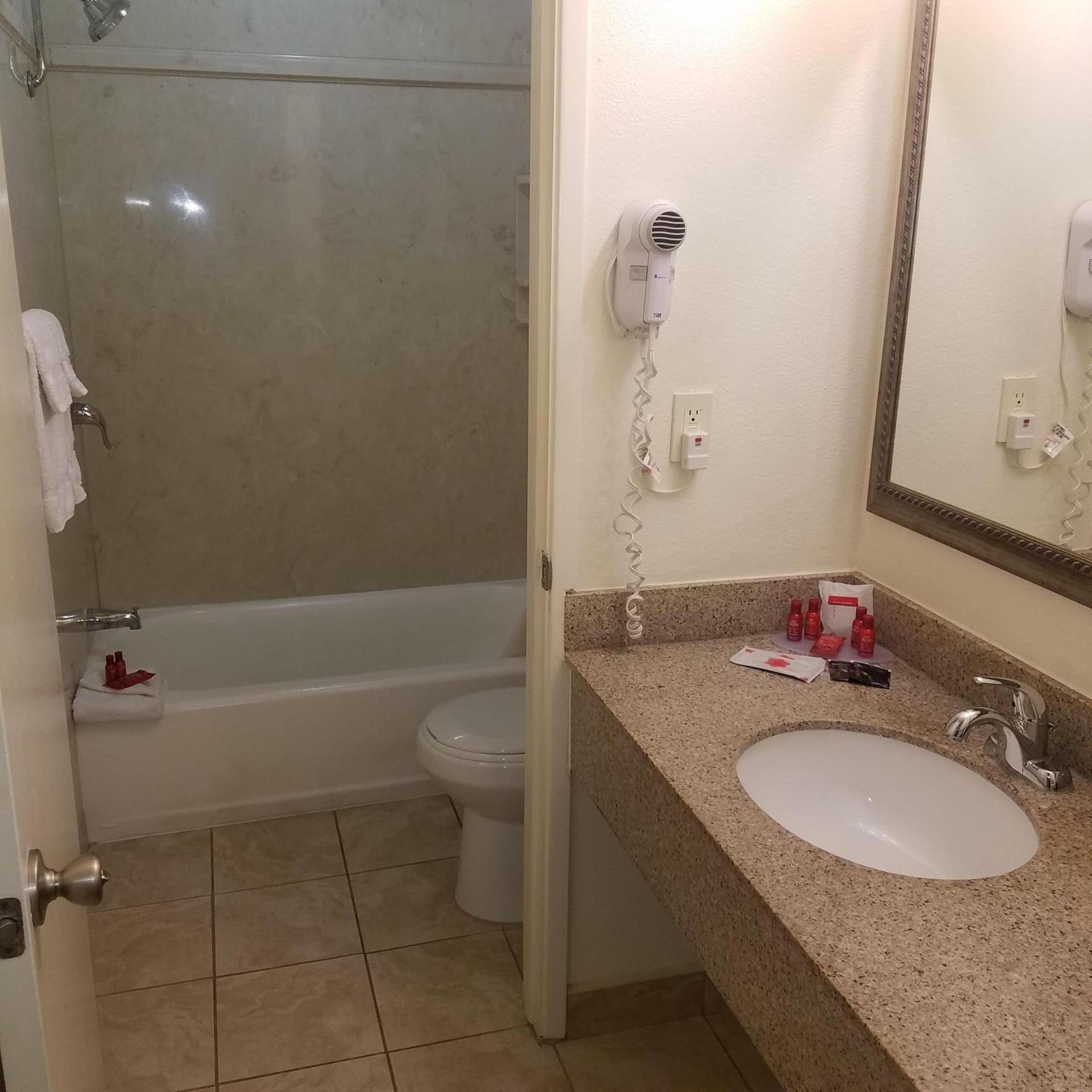 SureStay Hotel by Best Western Hollister photo 34