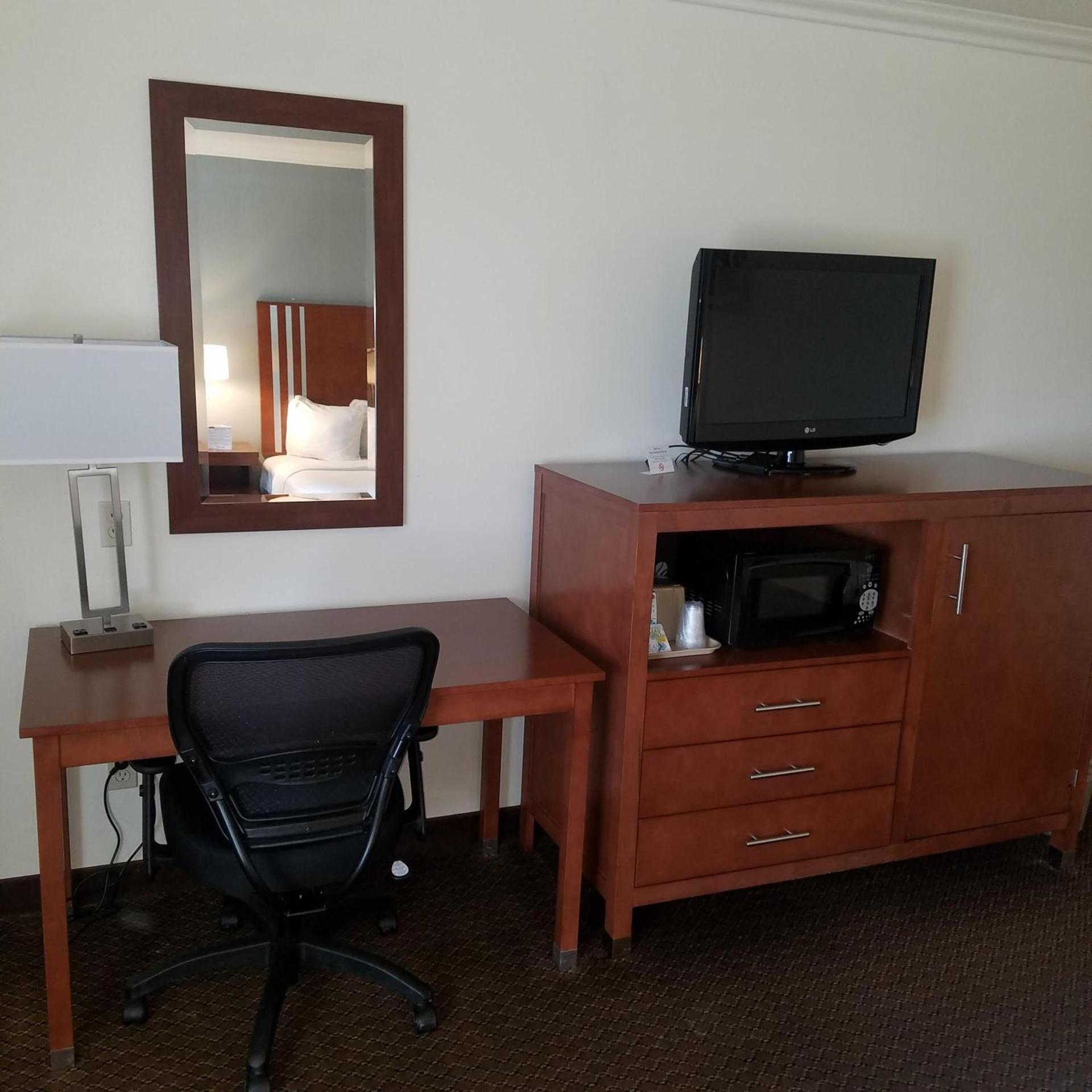 SureStay Hotel by Best Western Hollister photo 28