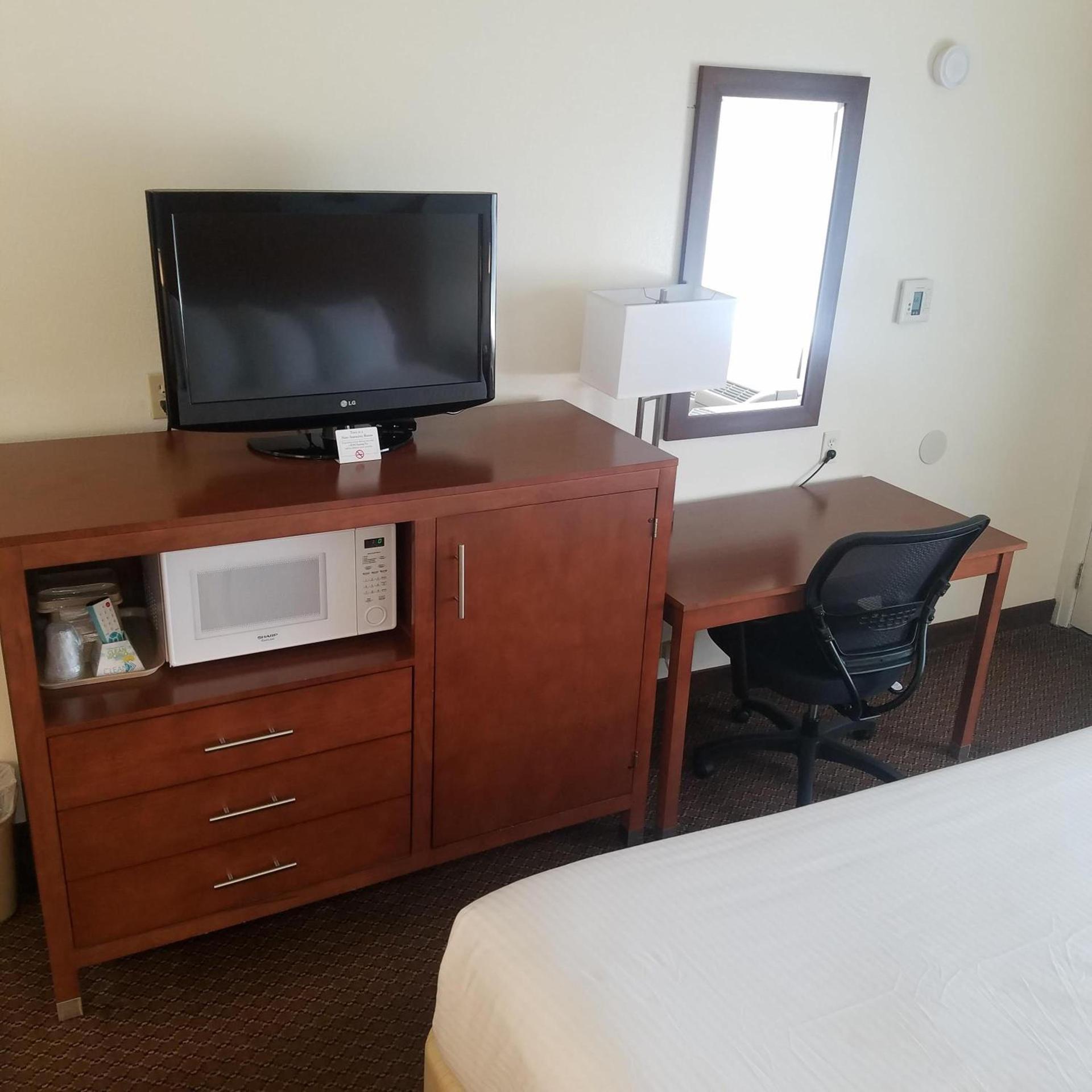 SureStay Hotel by Best Western Hollister photo 21