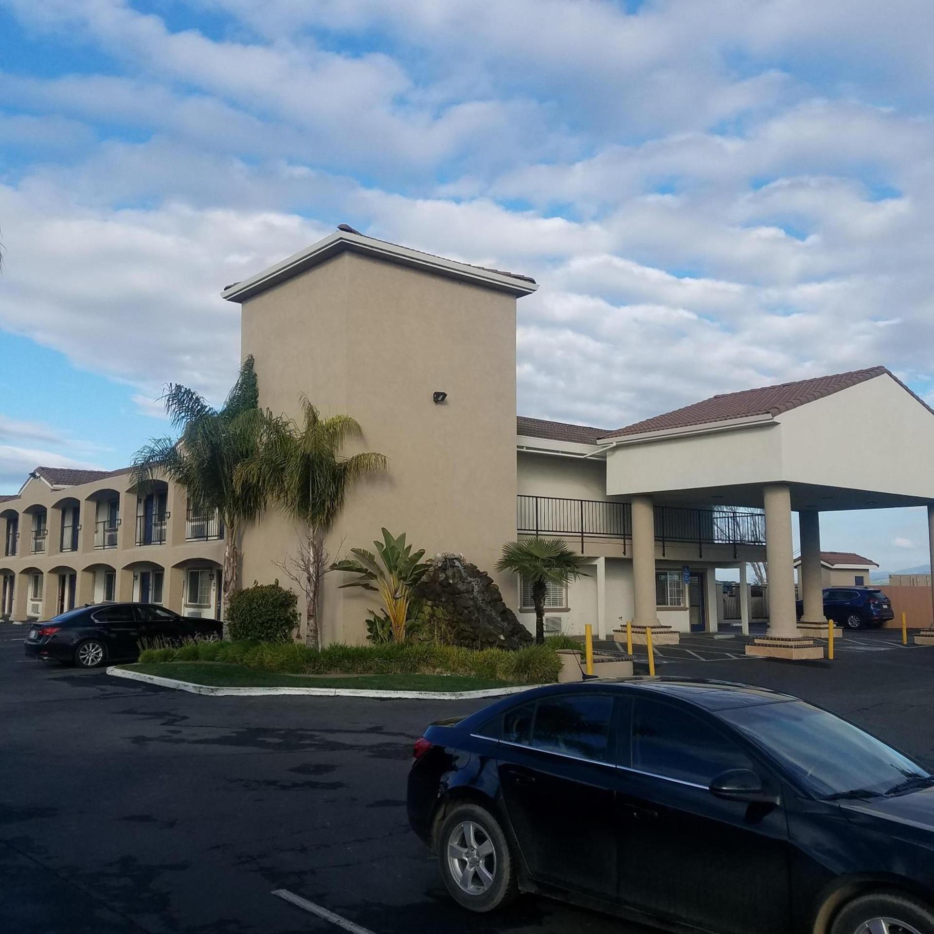 SureStay Hotel by Best Western Hollister photo 3