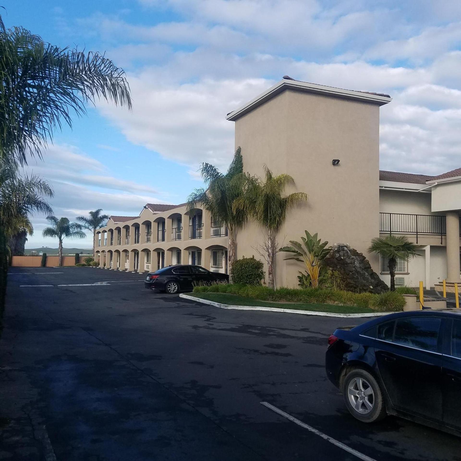 SureStay Hotel by Best Western Hollister photo 2