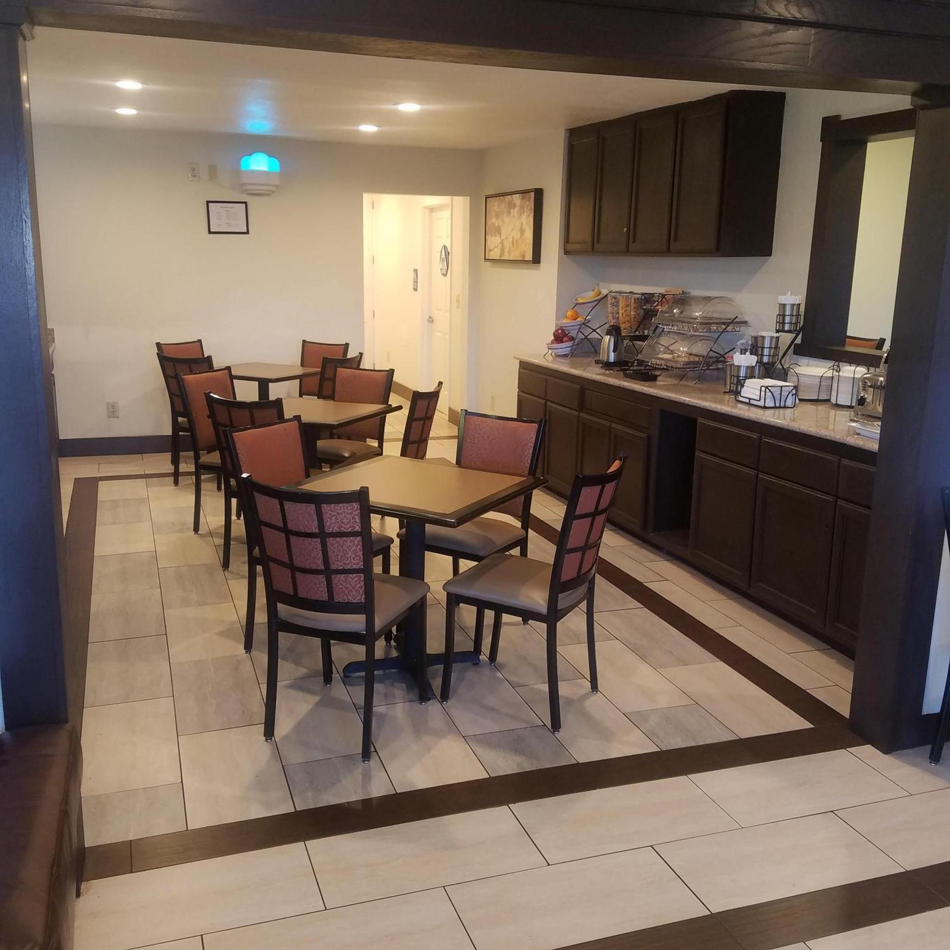SureStay Hotel by Best Western Hollister photo 13