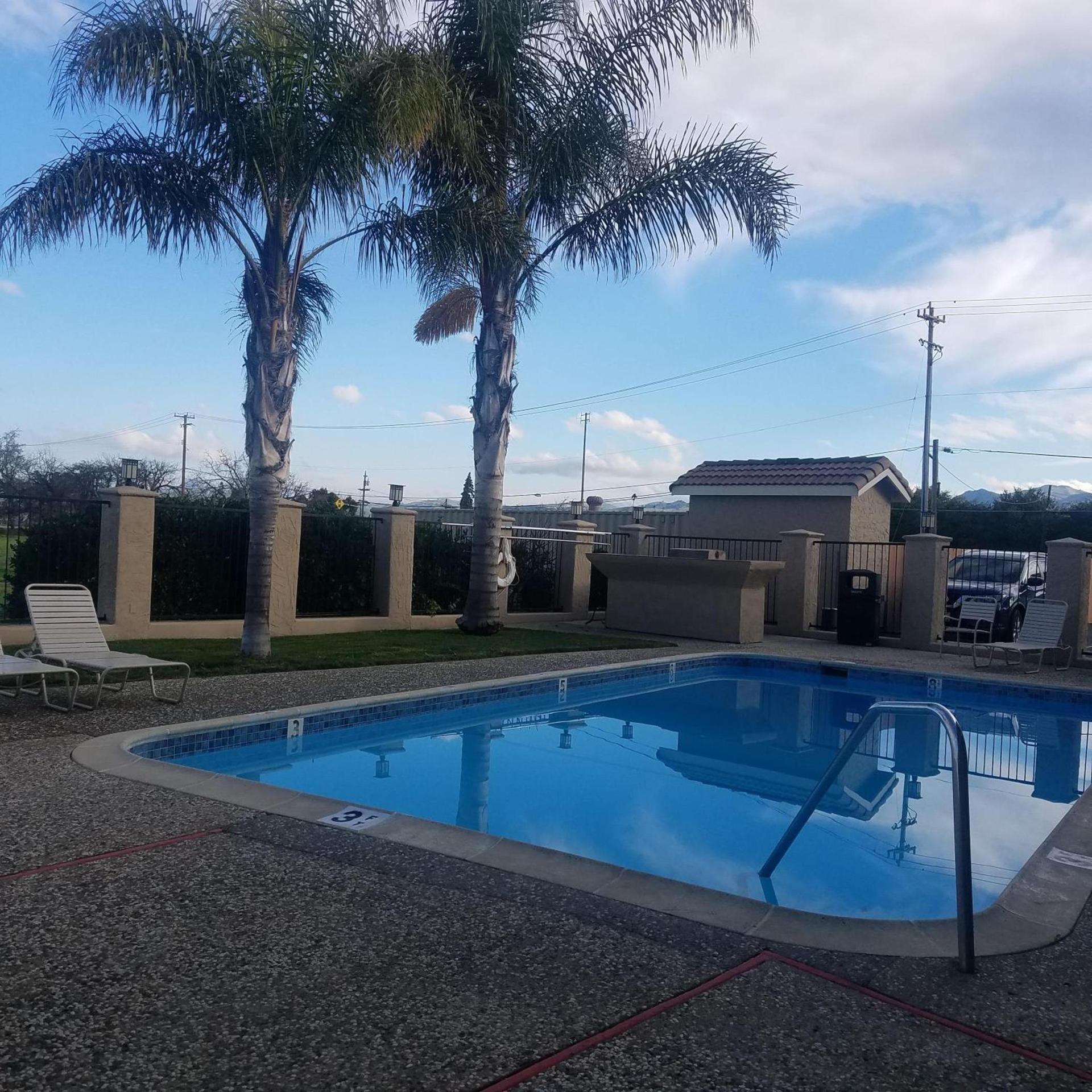 SureStay Hotel by Best Western Hollister photo 17