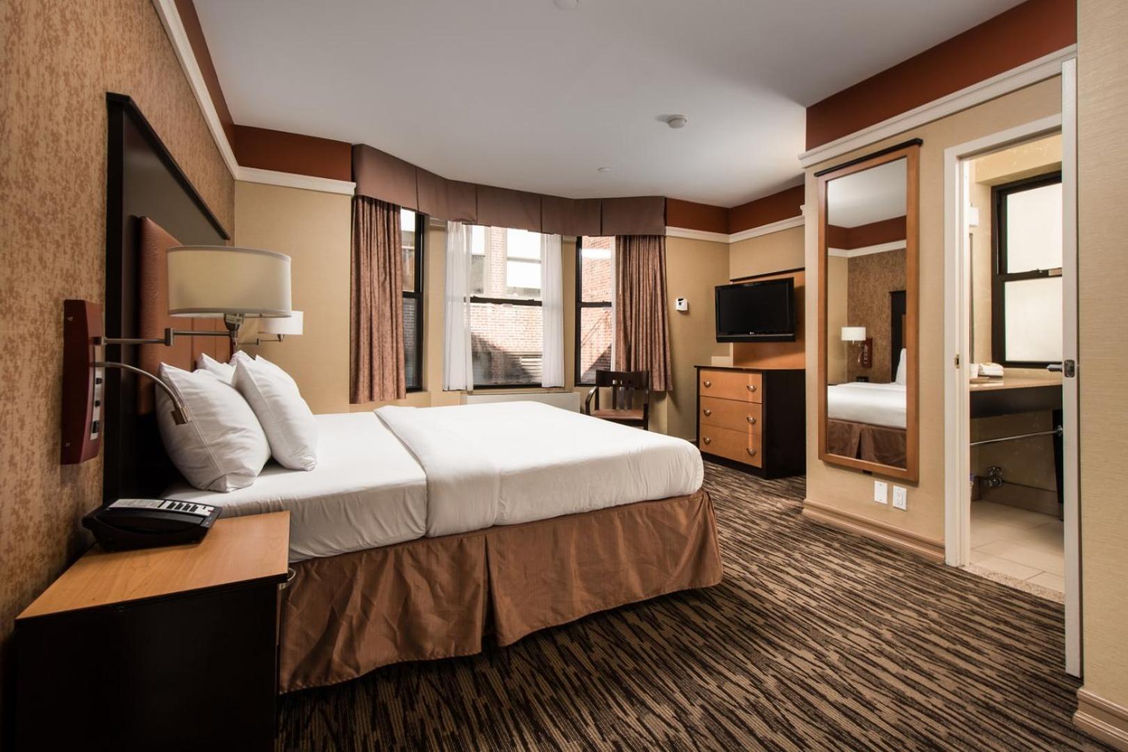 The Hotel at Fifth Avenue photo 26