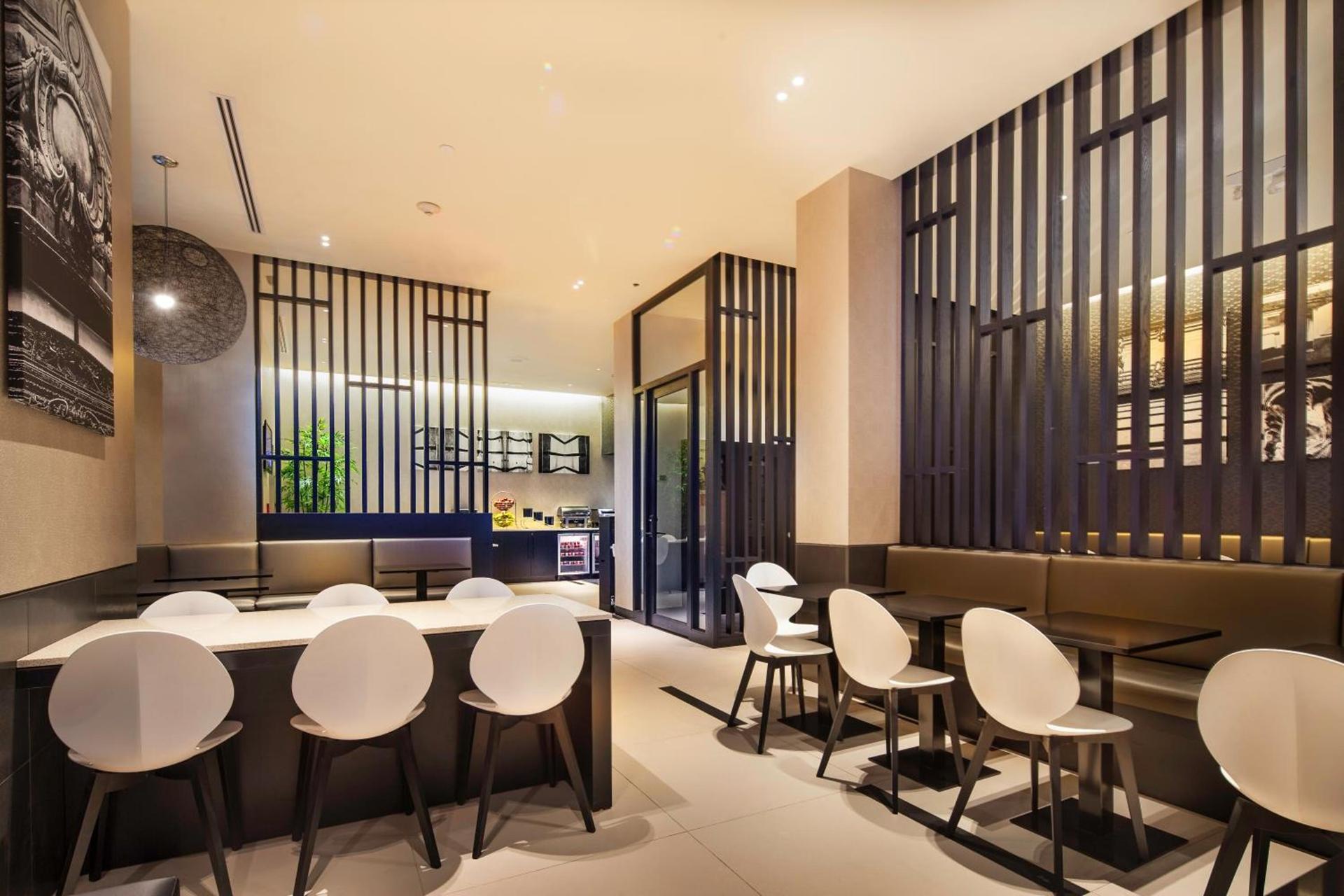 The Hotel at Fifth Avenue photo 41