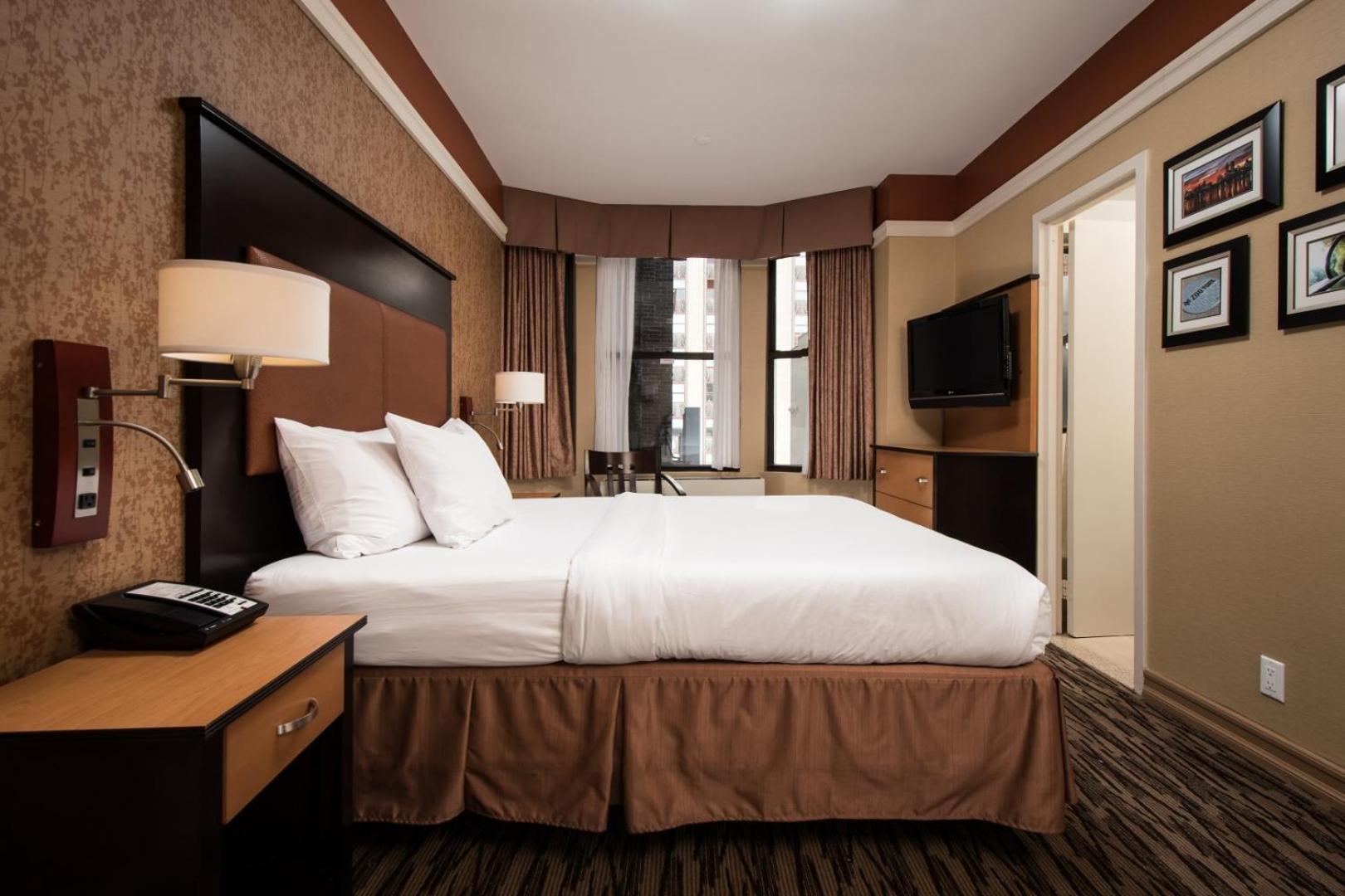 The Hotel at Fifth Avenue photo 11