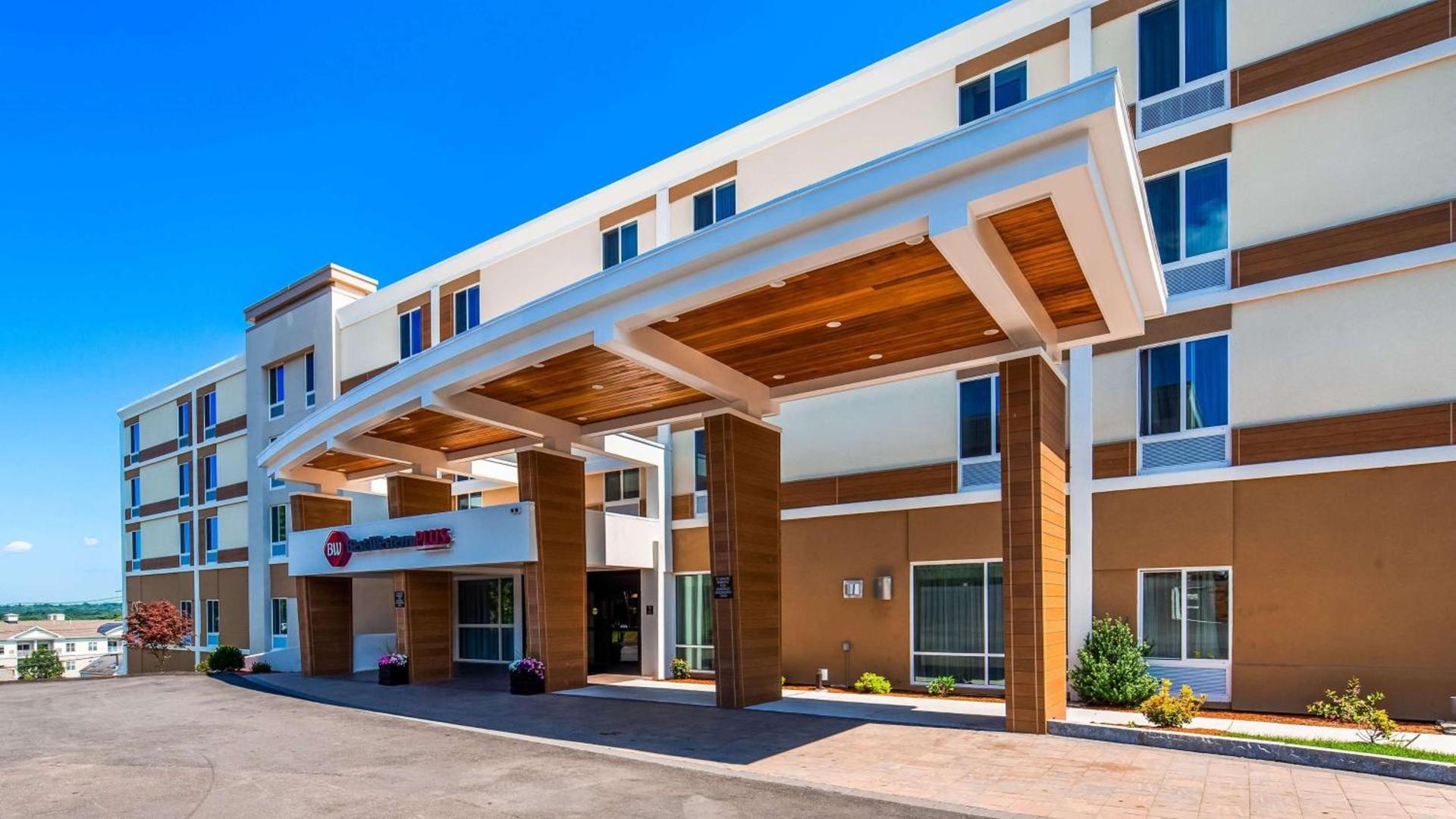 Best Western Plus North Shore Hotel photo 2
