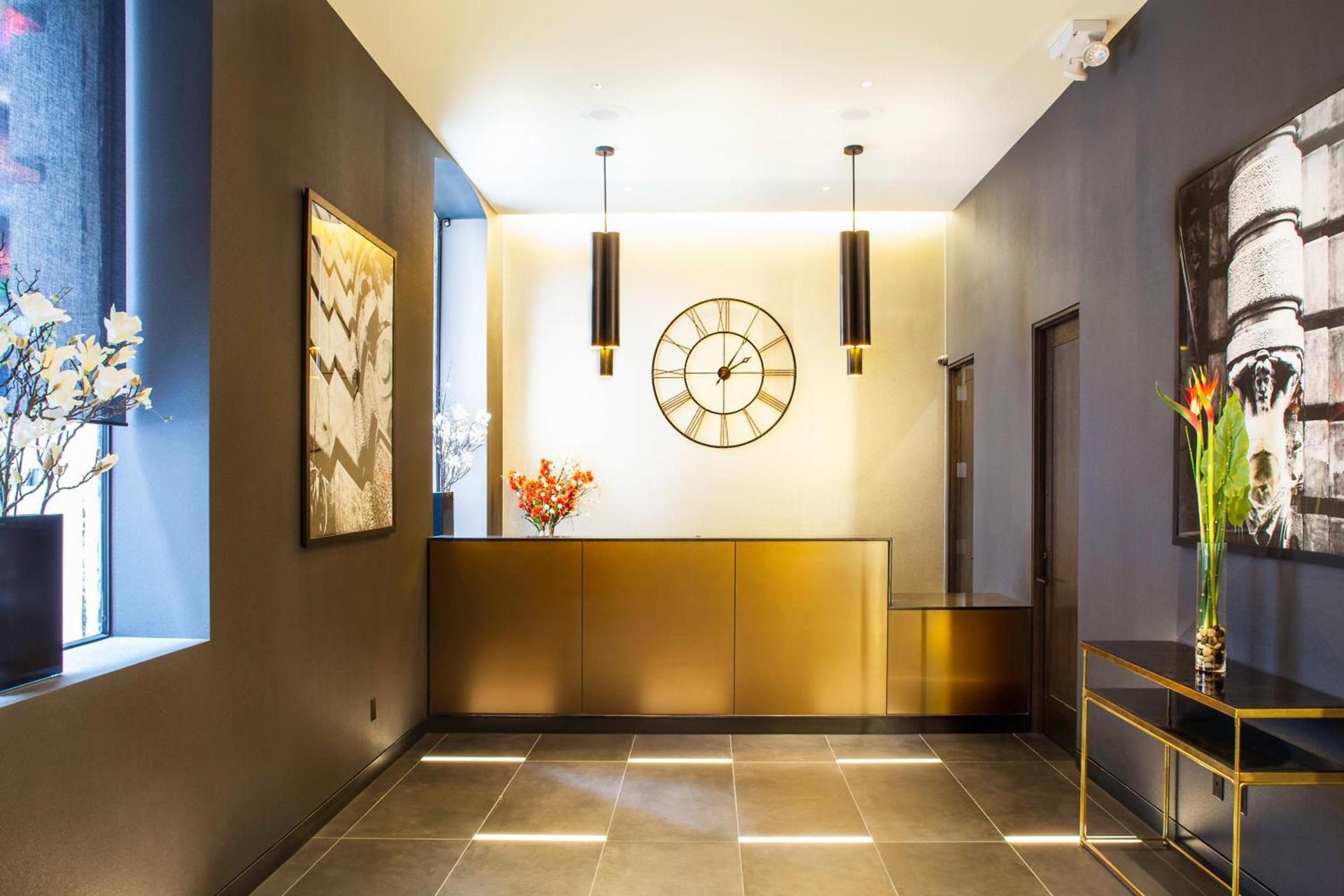 The Hotel at Fifth Avenue photo 36