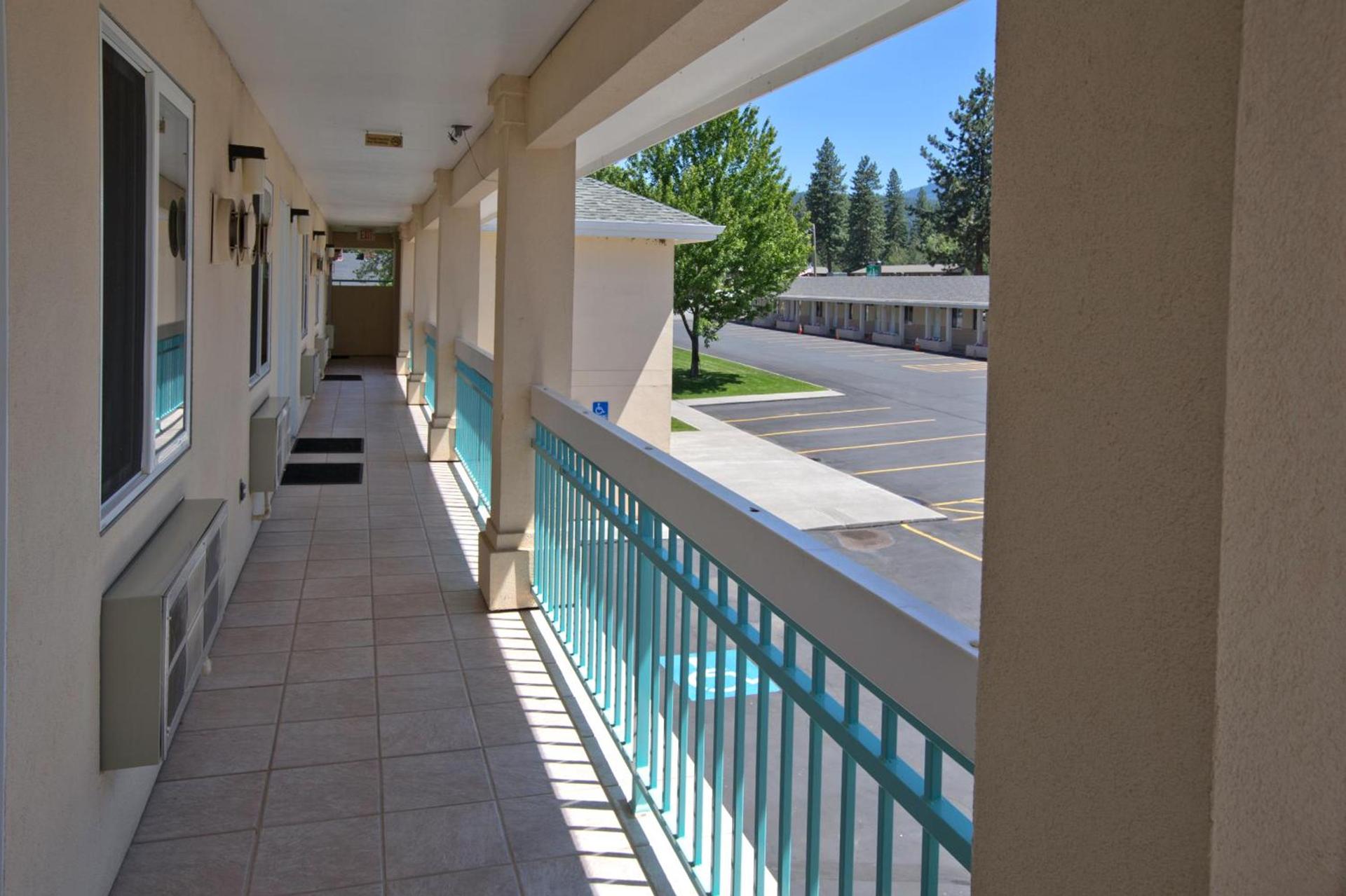Shasta Pines Motel & Suites photo 38