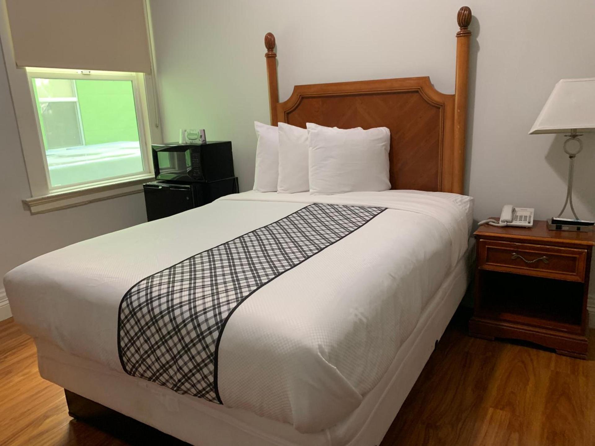 Warfield Hotel photo 4