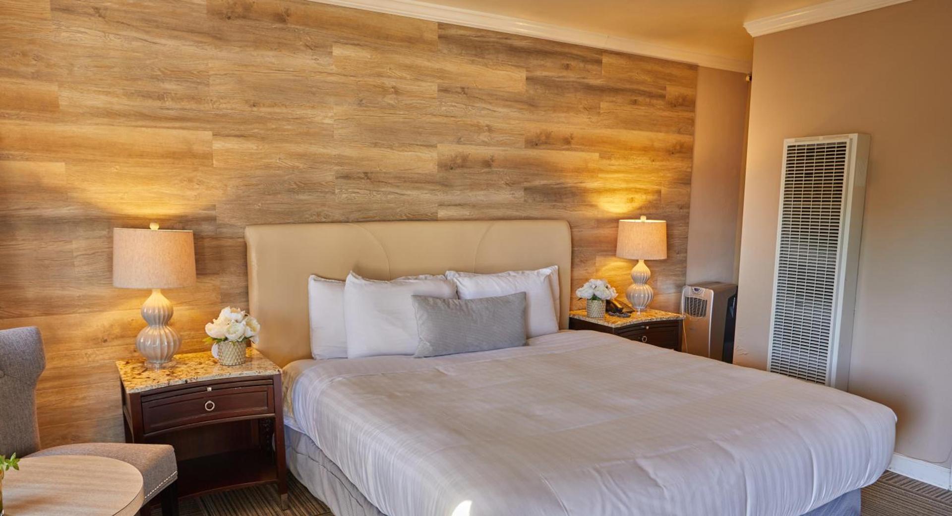 Inn By the Bay Monterey photo 7