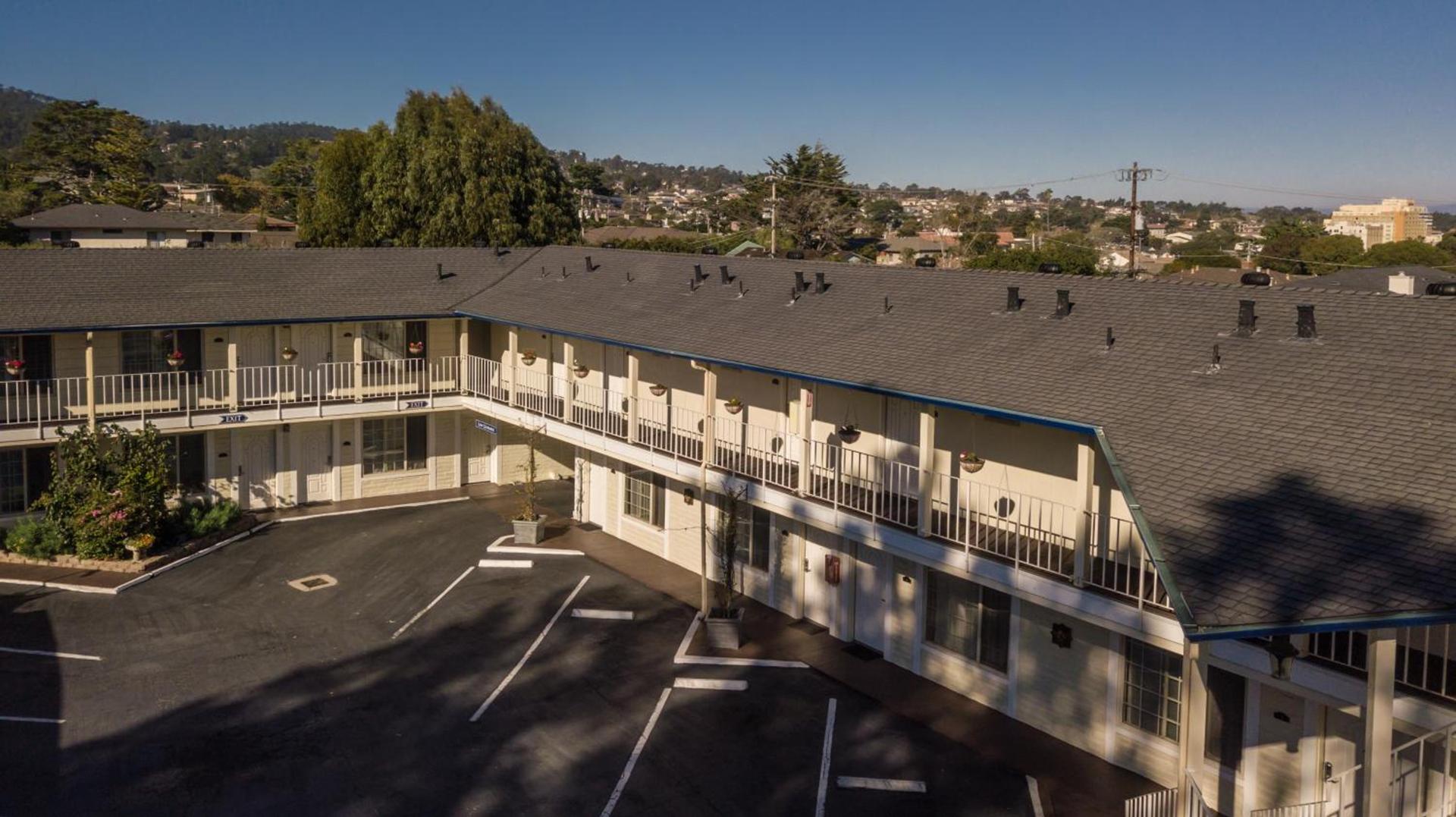 Inn By the Bay Monterey photo 1