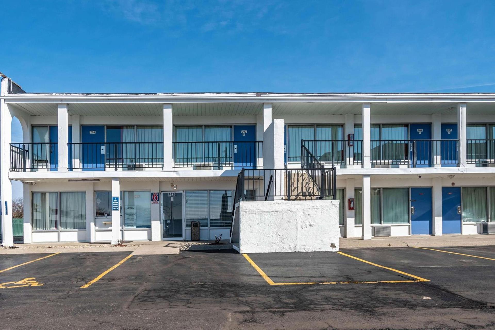 Relax Inn by OYO Columbus OH I 70 photo 6
