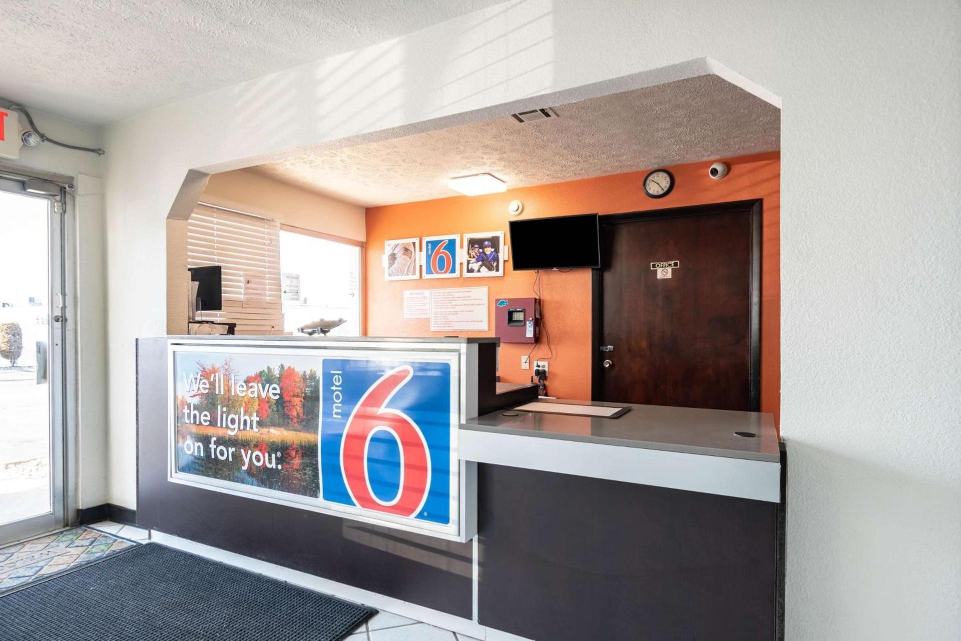 Relax Inn by OYO Columbus OH I 70 photo 22