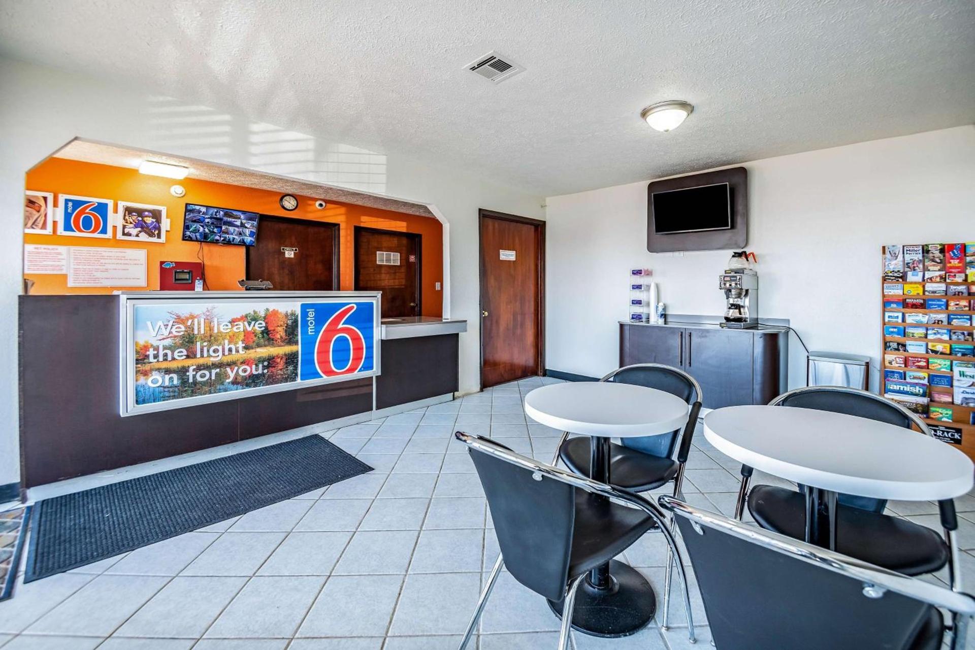Relax Inn by OYO Columbus OH I 70 photo 20
